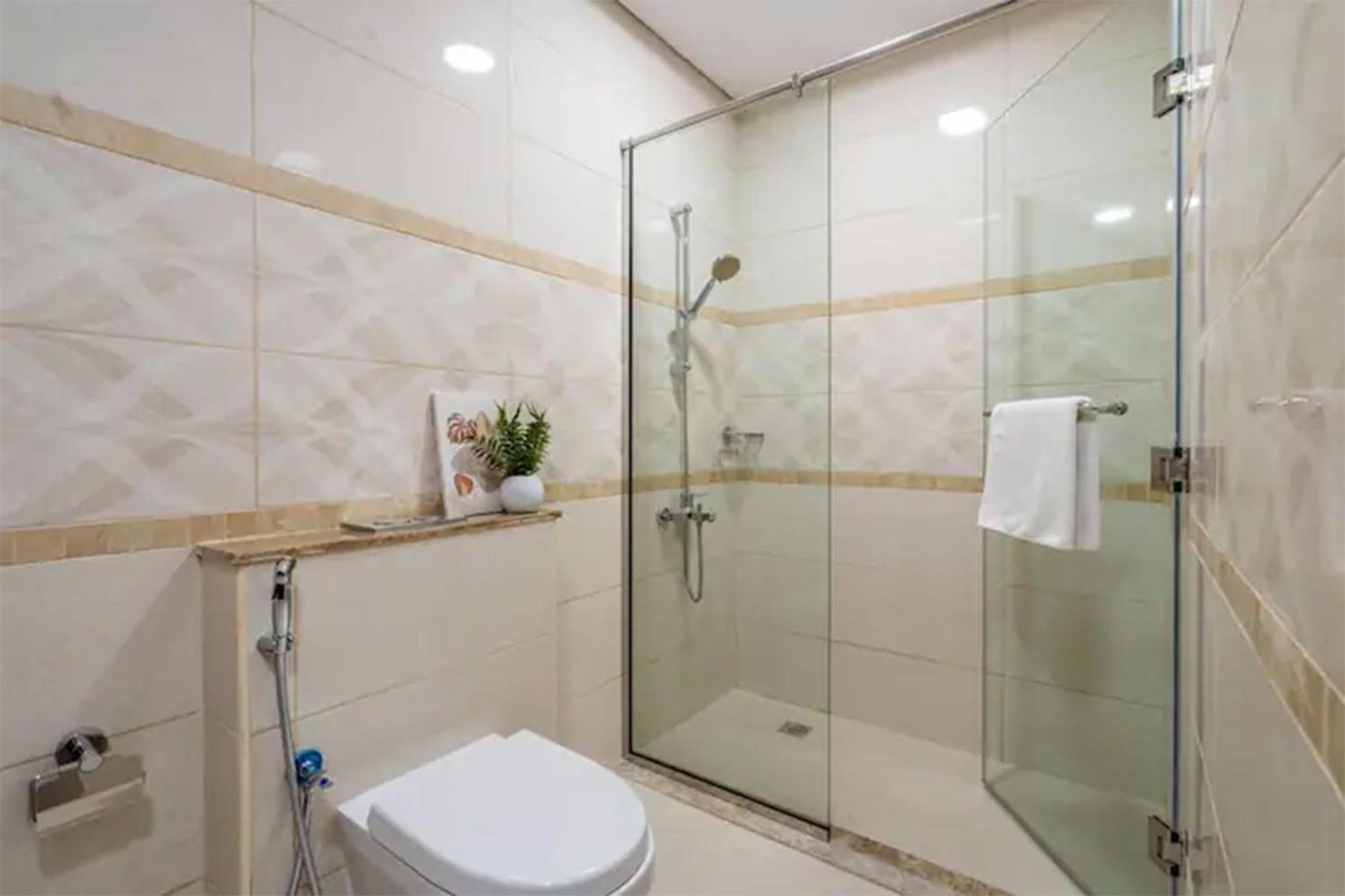 Elegant 1br With Partial Sea View In Court Tower