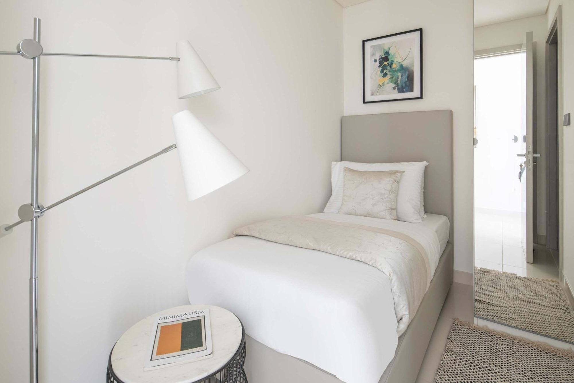 Apartment Frank Porter - Sunrise Tower