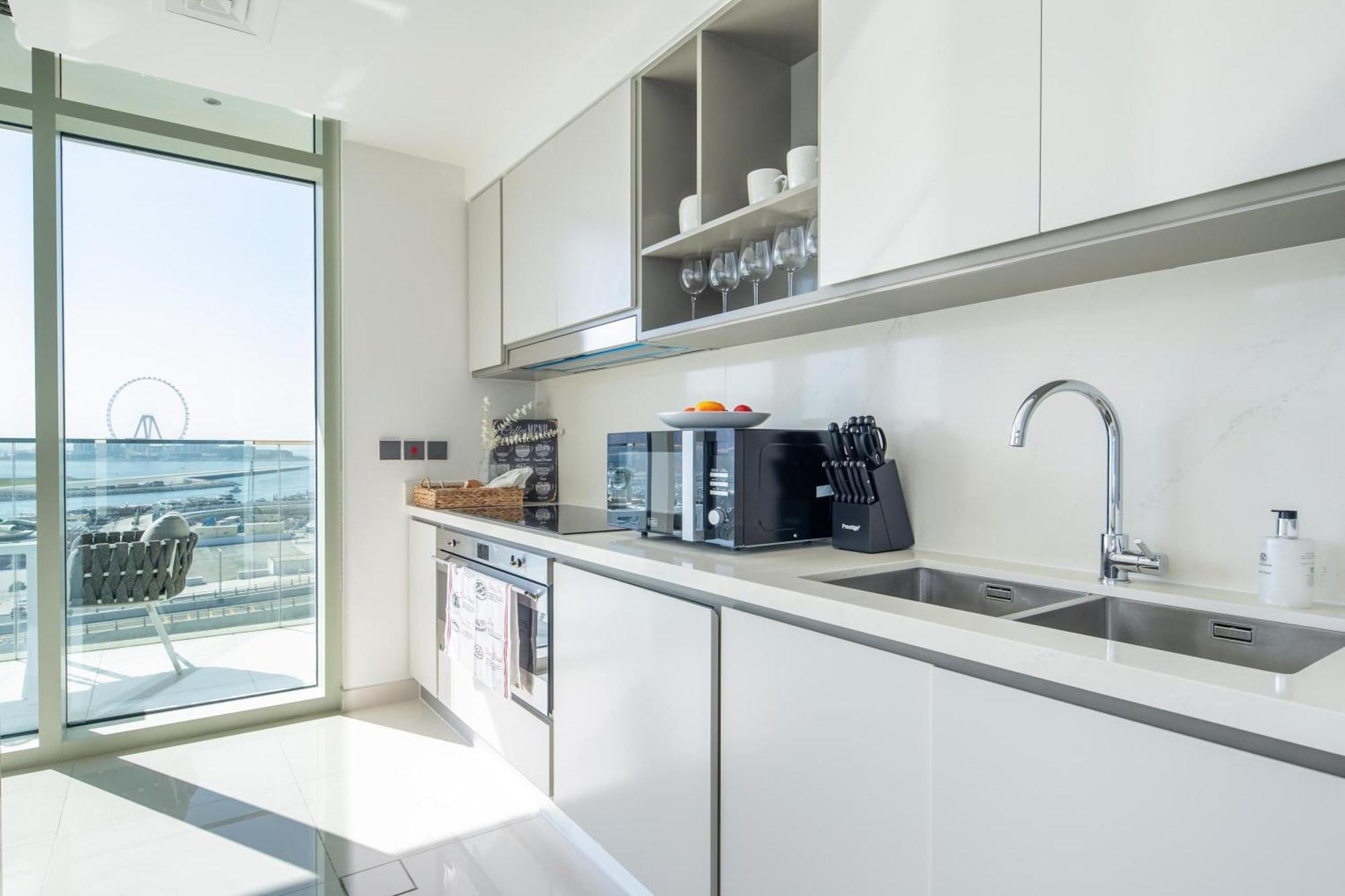 Apartment Frank Porter - Sunrise Tower