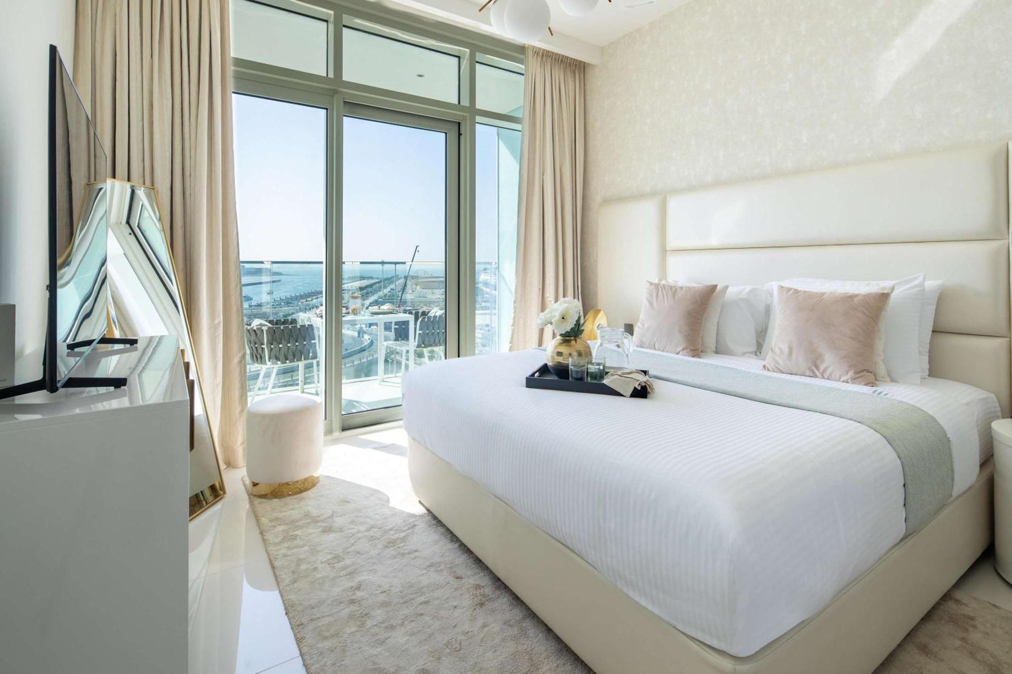 Frank Porter - Sunrise Tower Dubai