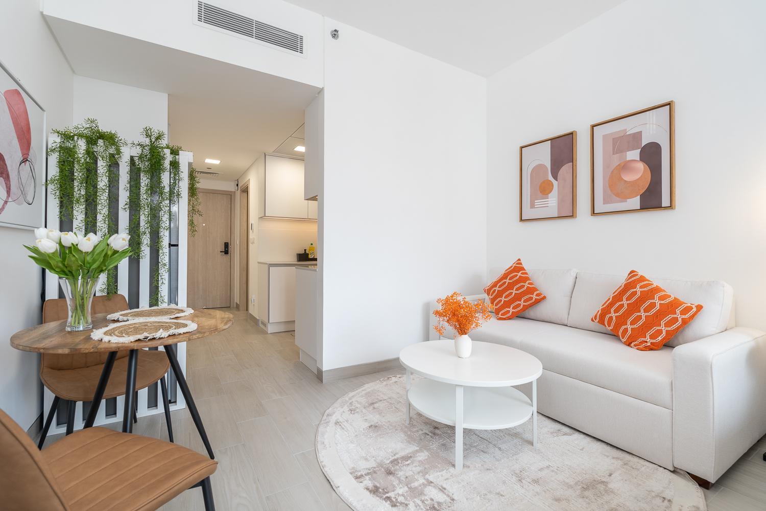 Bright & Modern In Jvc Apartment *