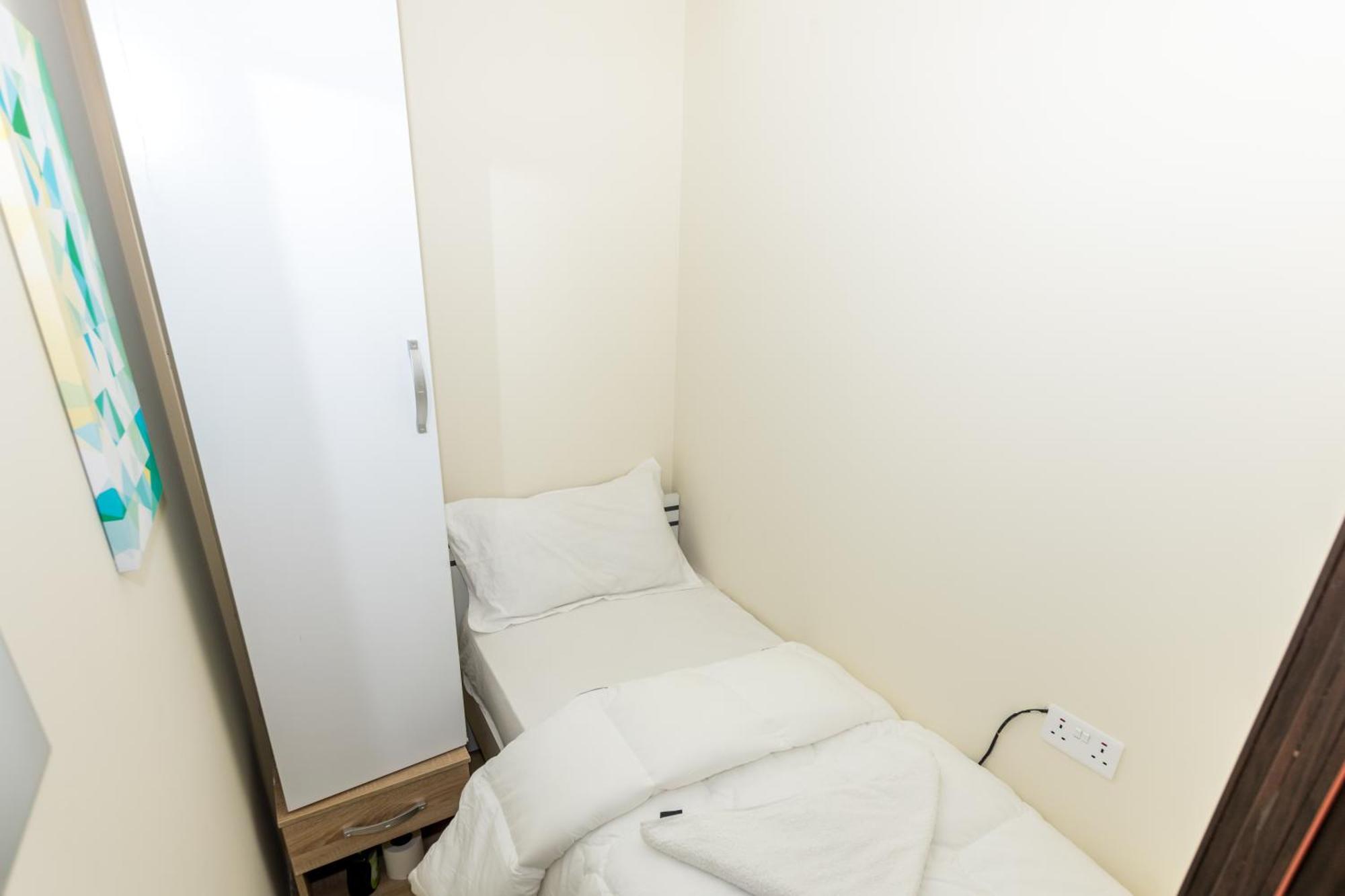 Amazing For Female Guests For Rent In Marina