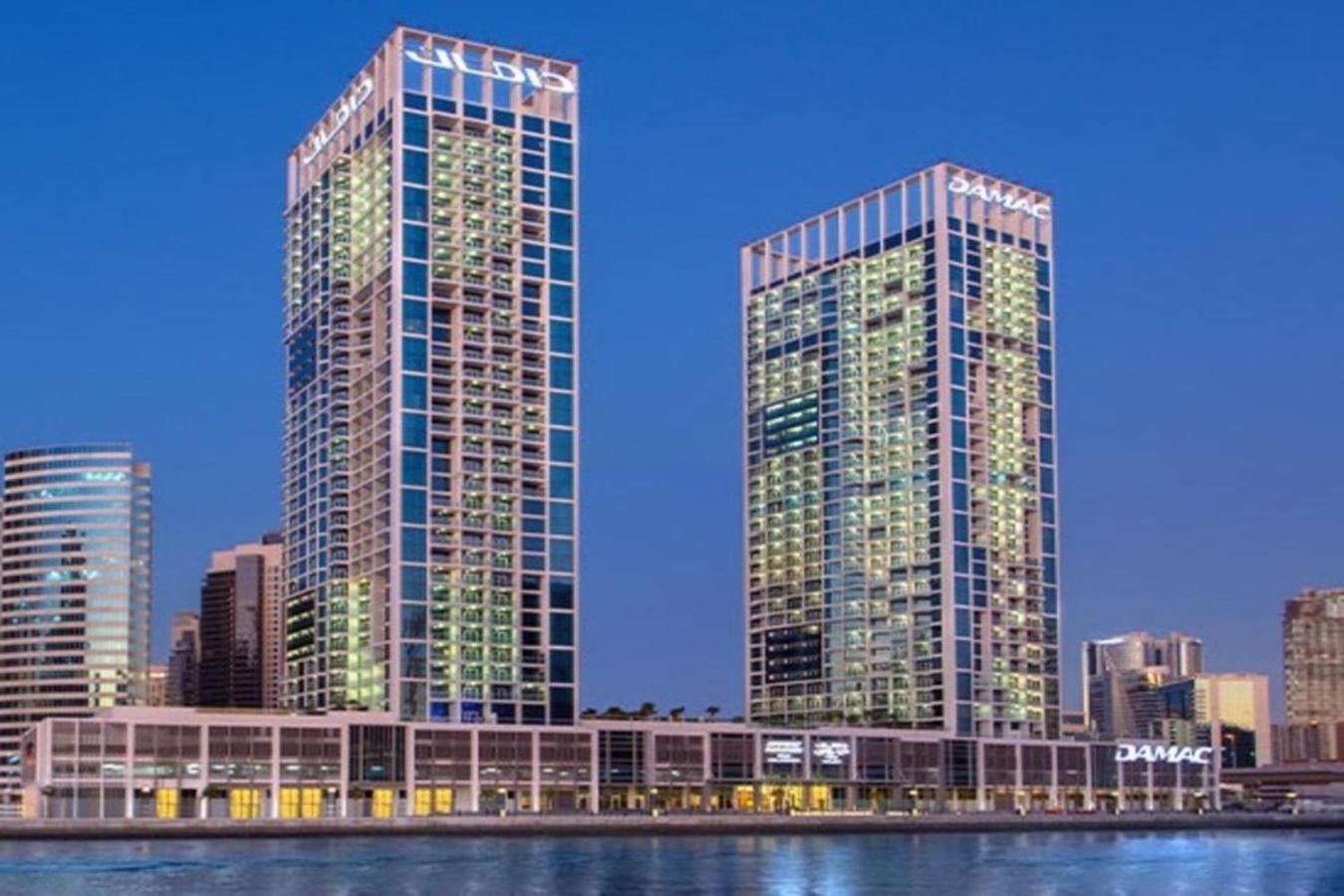 Business Bay Modern With A Pool View At Damac Maison Prive Appartement Dubaï