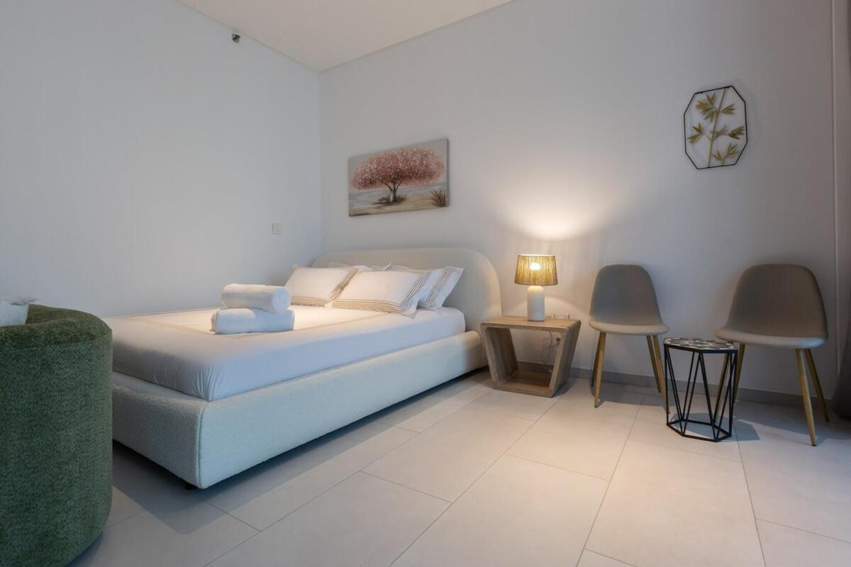 Burj & Beyond - Luxury With Burj Khalifa View Apartment