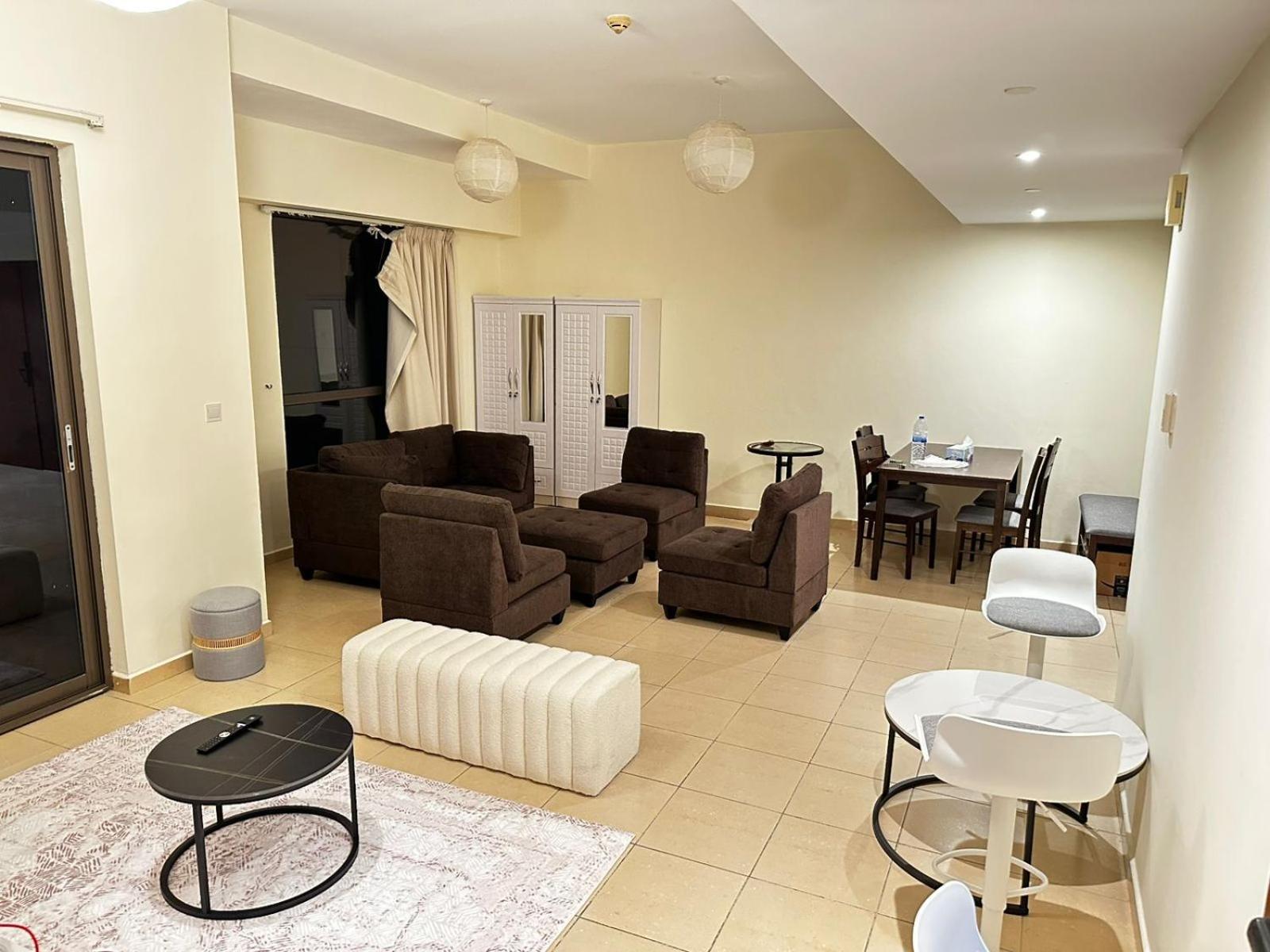 Spacious Bedroom Jbr Walk Near Tram &