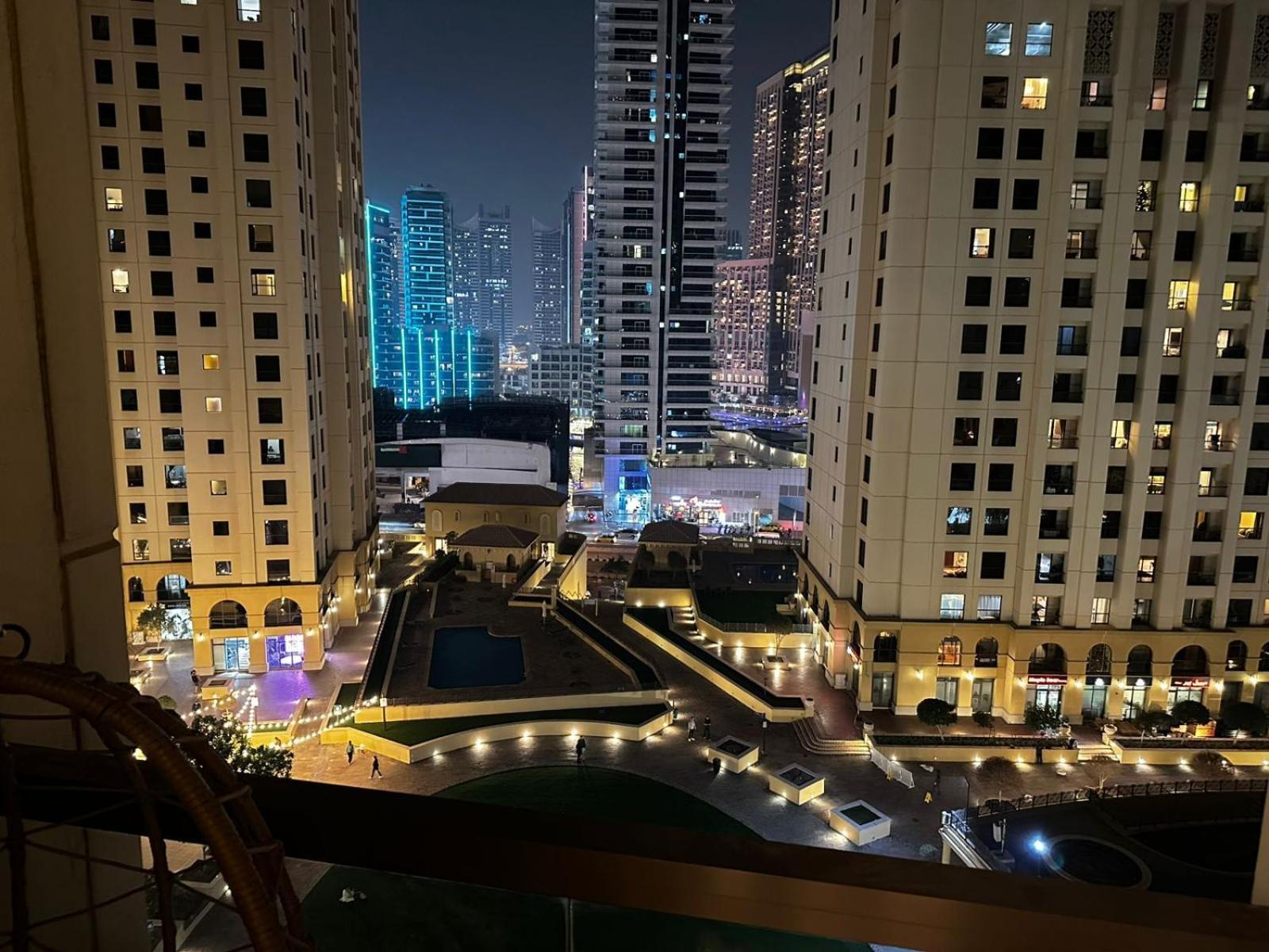 Pensión Spacious Bedroom Jbr Walk Near Tram & Dubái