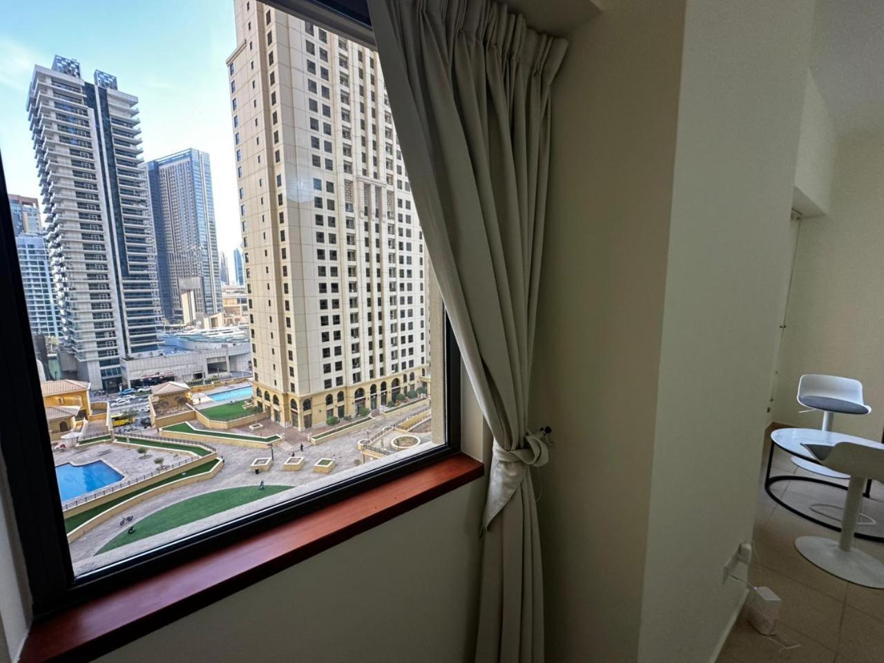 Jbr Walk - Master Bed Separate Facilities Near Tram Maison d'hôtes