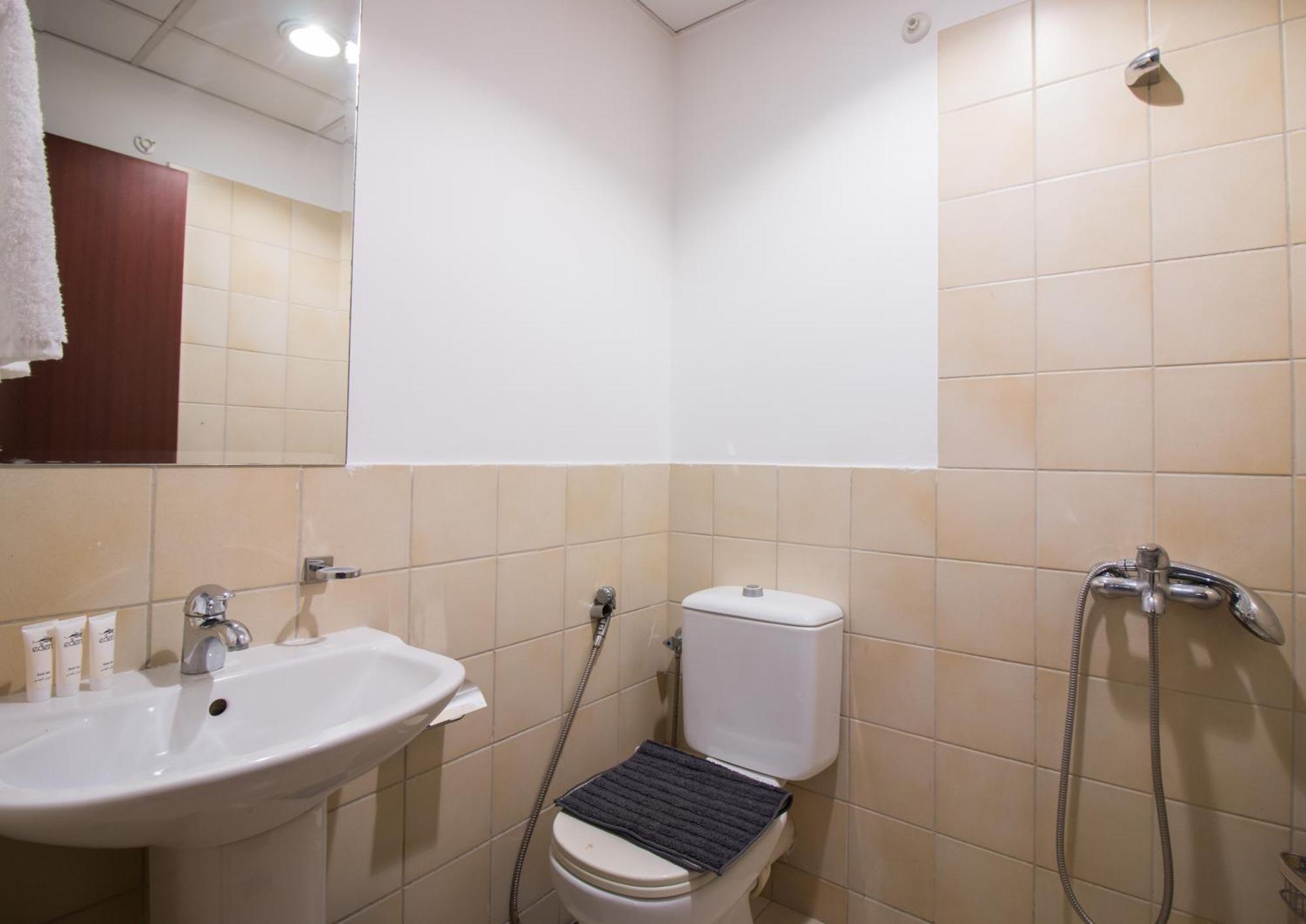 Spacious 4 Bedroom In Jbr, 5-min Walk To The Beach, Marina Views * Dubái