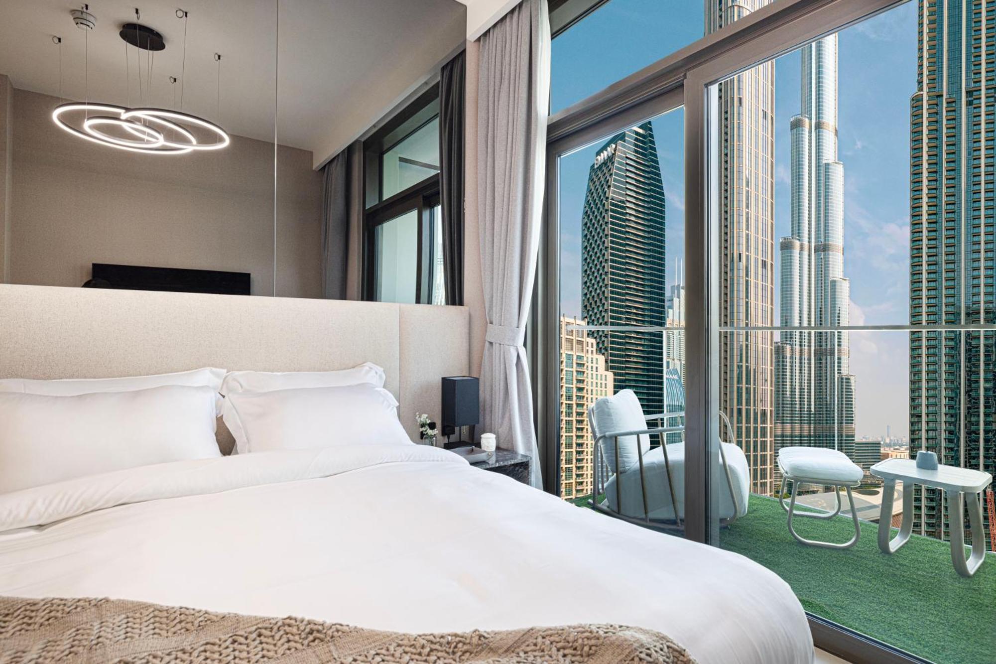 Luxury 4br Burj Khalifa View Mall