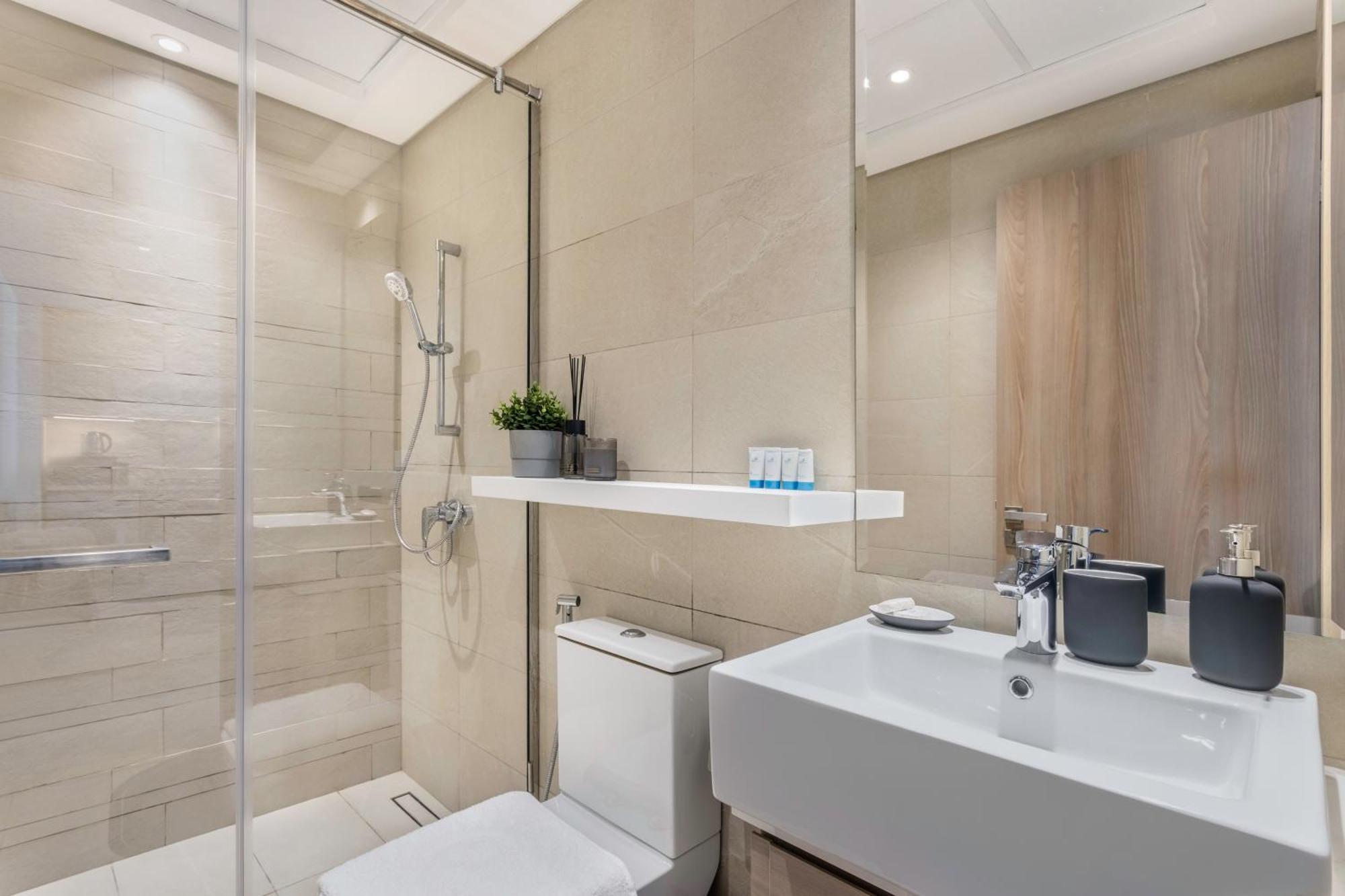 Luxurious Brand New 1br Huge Balcony Azizi 37 Appartement Dubai