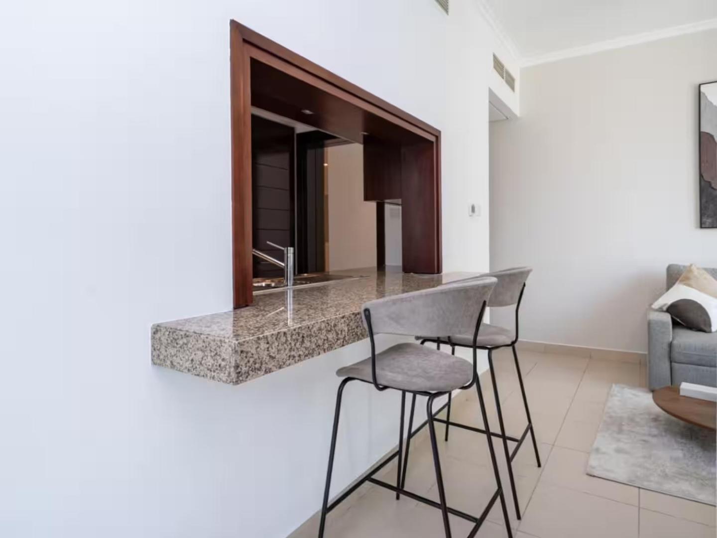 Trendy 1 Bed Getaway In The Heart Of Downtown *