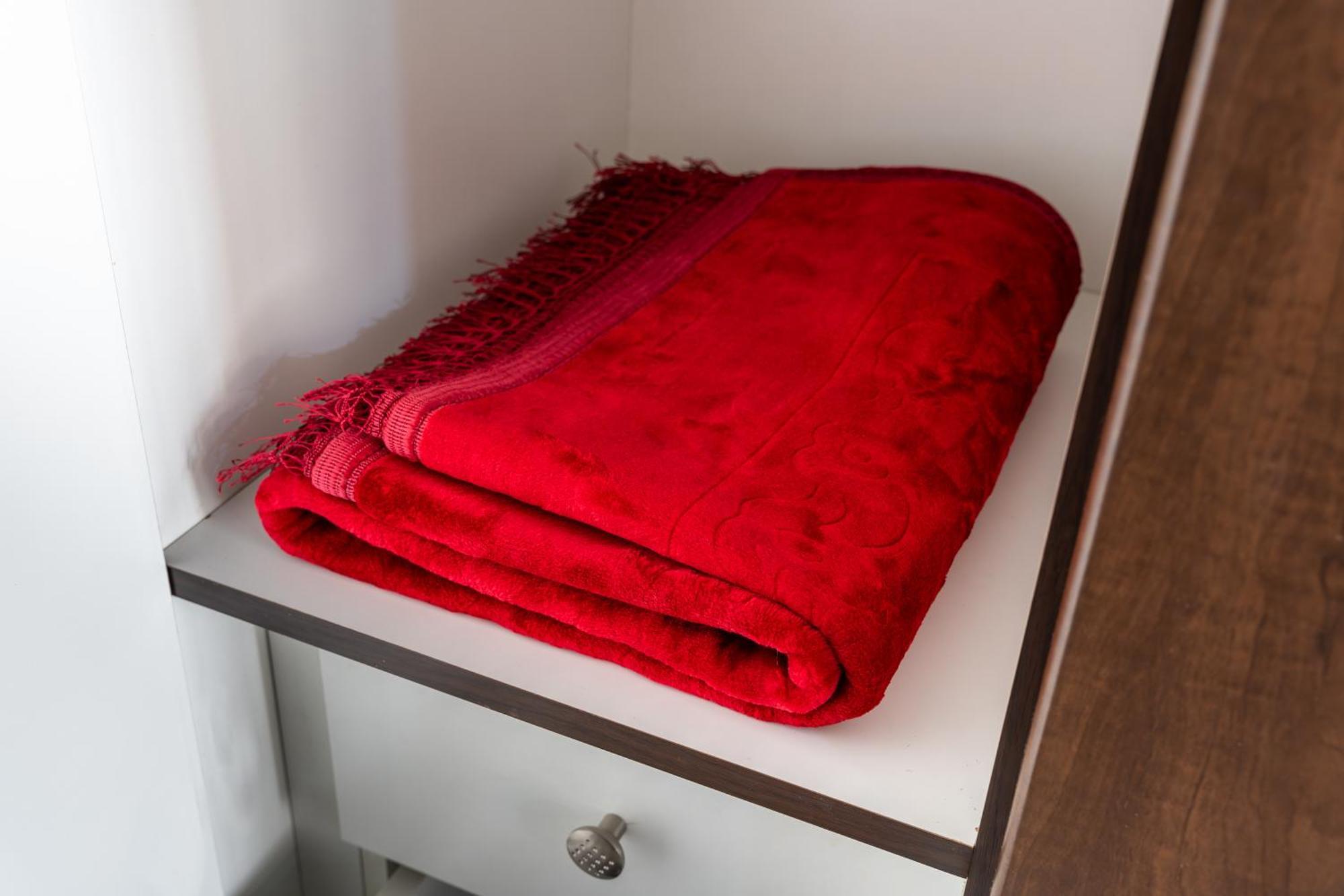 Designer In Prime Silicon Oasis Spot Apartamento