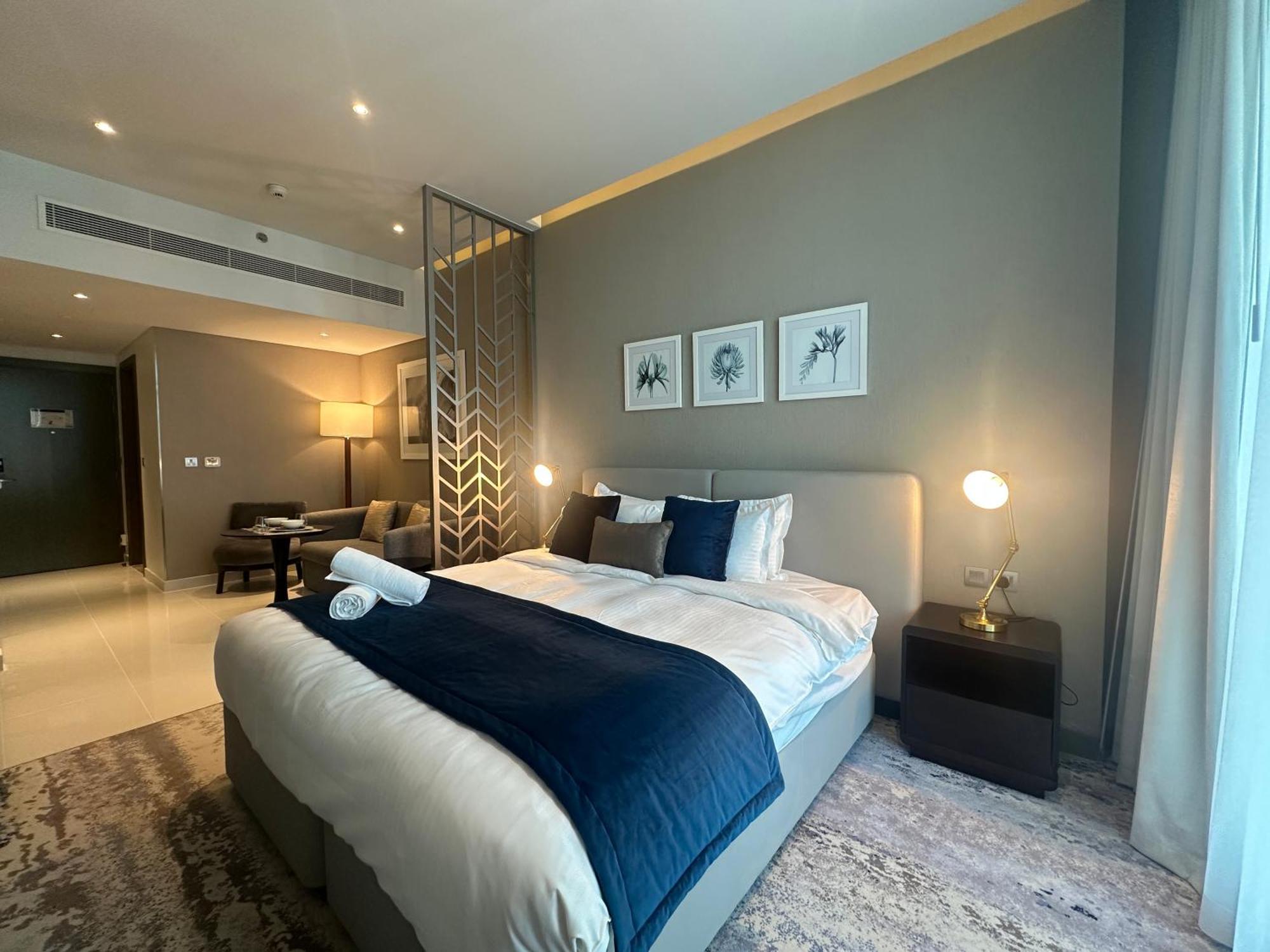 Business Bay Modern With A Pool View At Damac Maison Prive Appartement Dubaï