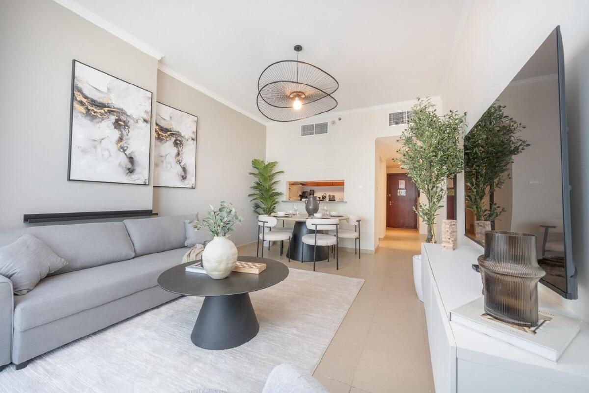 Lovely 1-bedroom Perfect For 4 In Jlt Dubaï