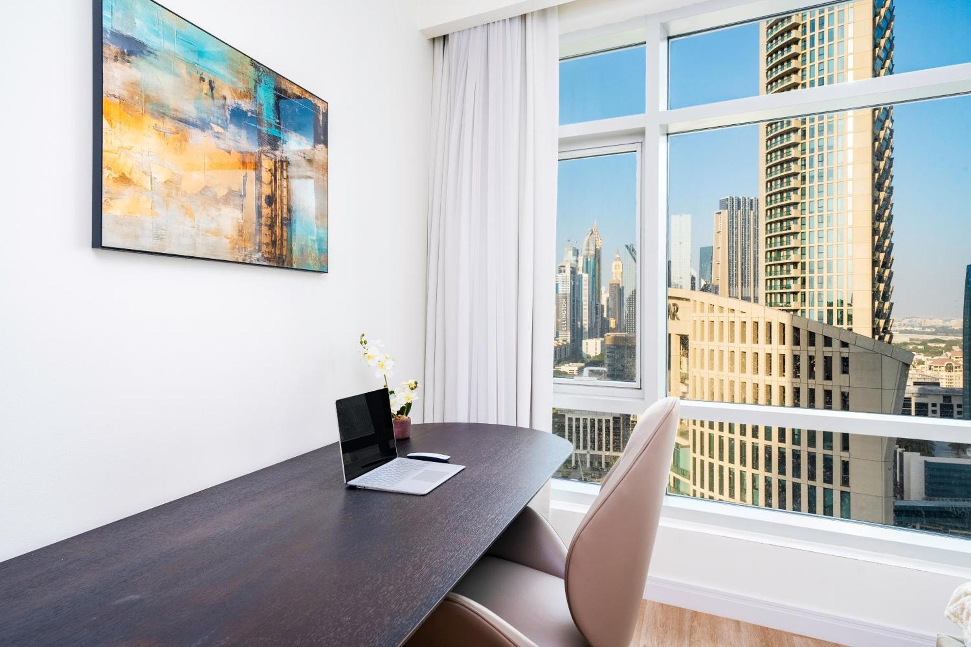 Stunning 2 Bedroom In The Heart Of Downtown, 360 Views Appartement