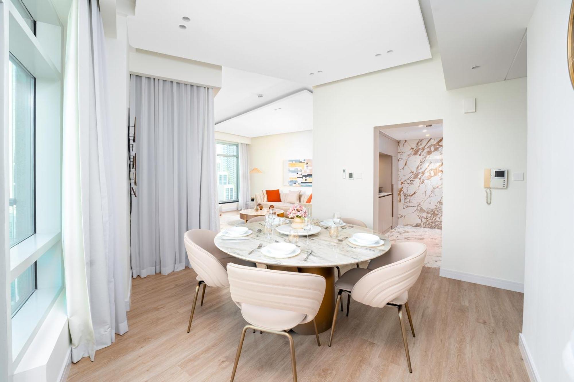 Stunning 2 Bedroom In The Heart Of Downtown, 360 Views