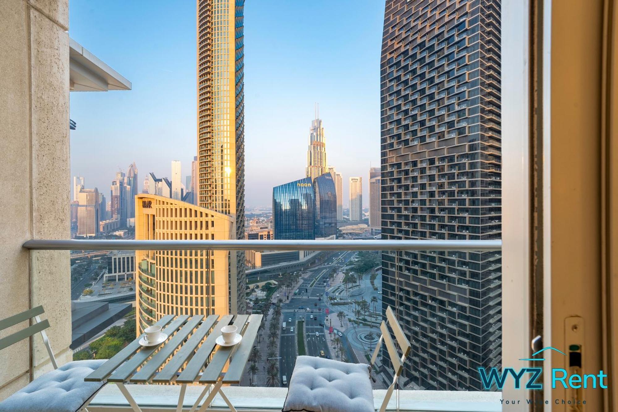 Stunning 2 Bedroom In The Heart Of Downtown, 360 Views Appartement