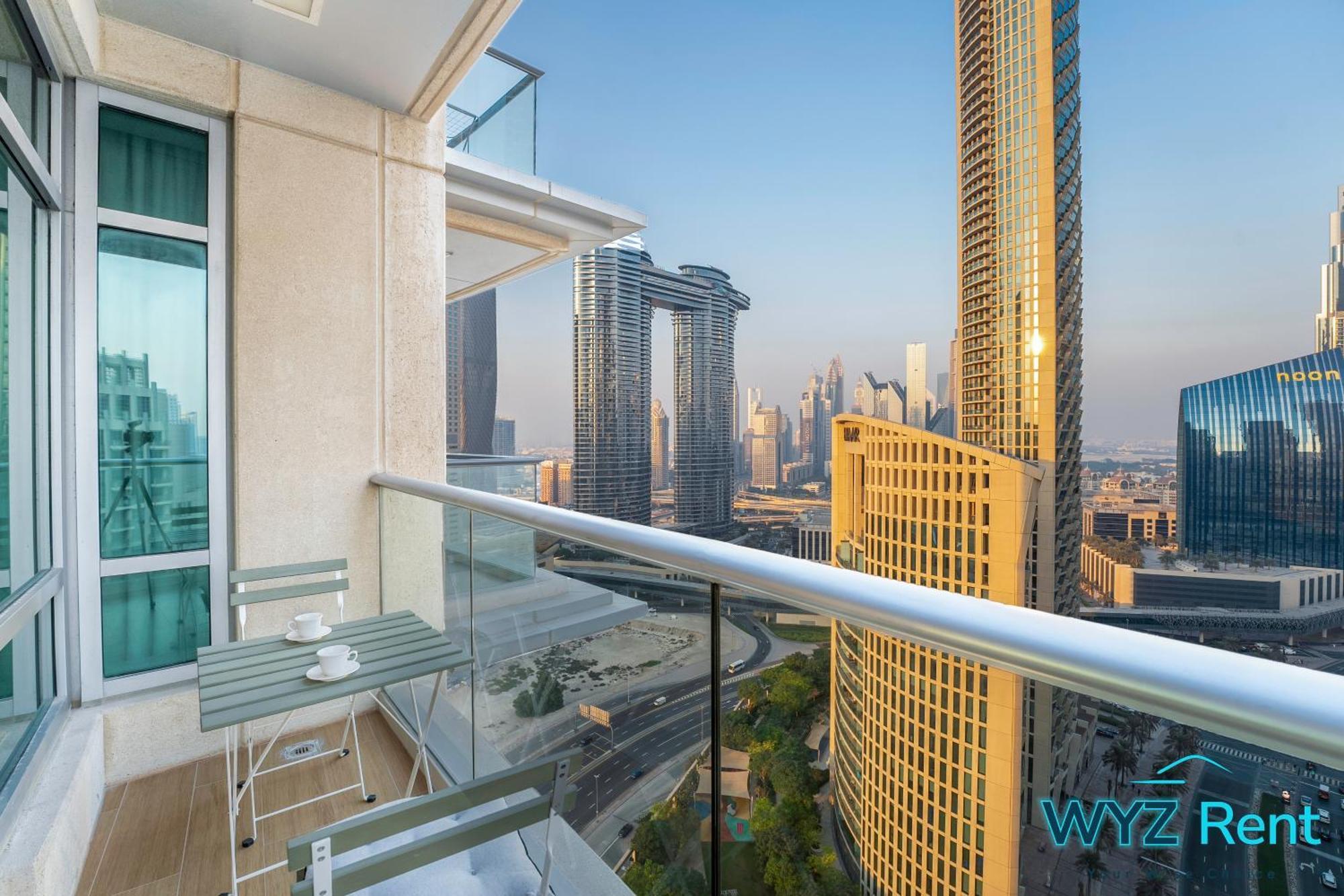 Stunning 2 Bedroom In The Heart Of Downtown, 360 Views