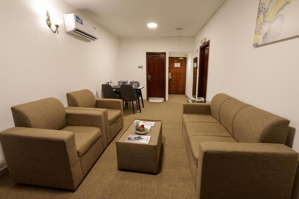 Click Grand - Bur Hotel