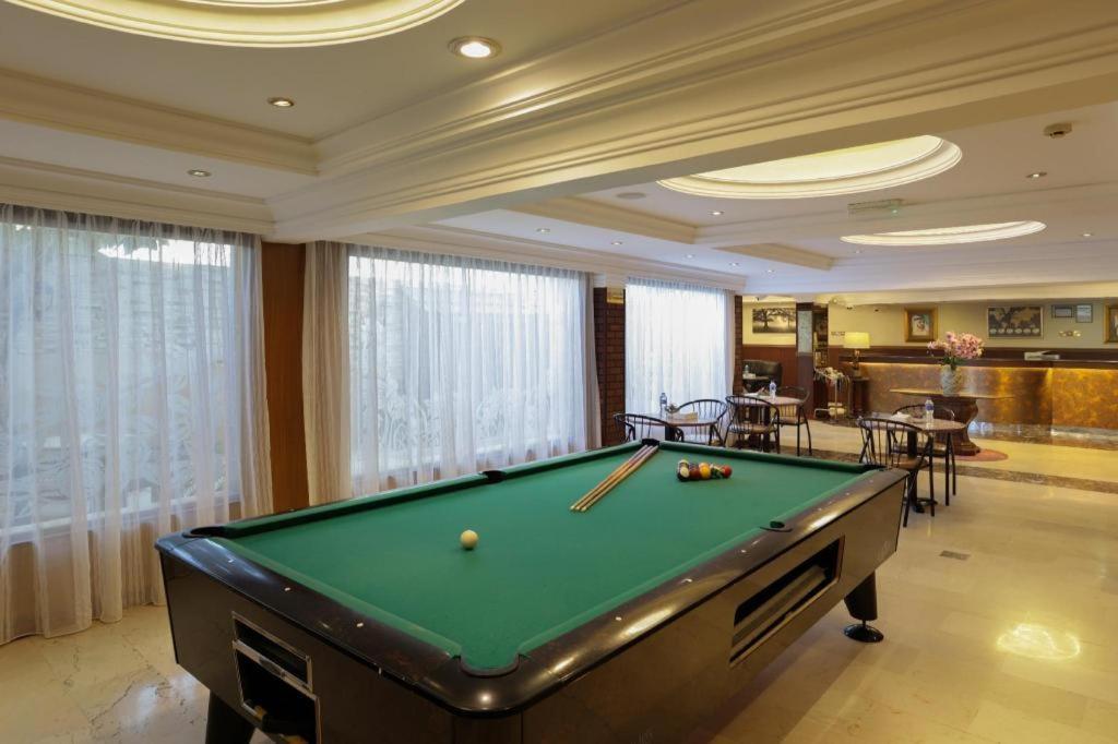 Hotel Click Grand - Bur