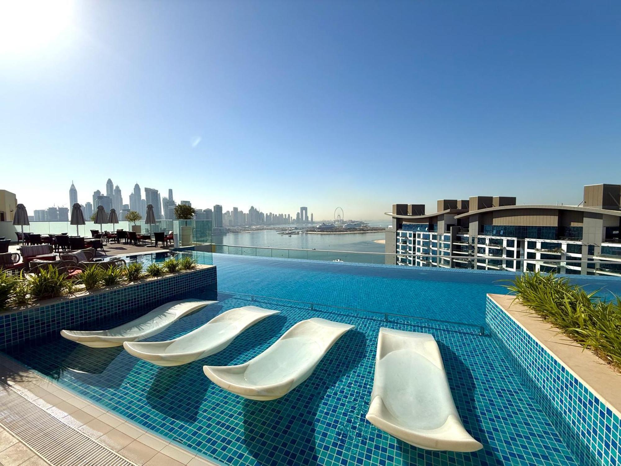 In Seven Palm With Access Appartement Dubaï