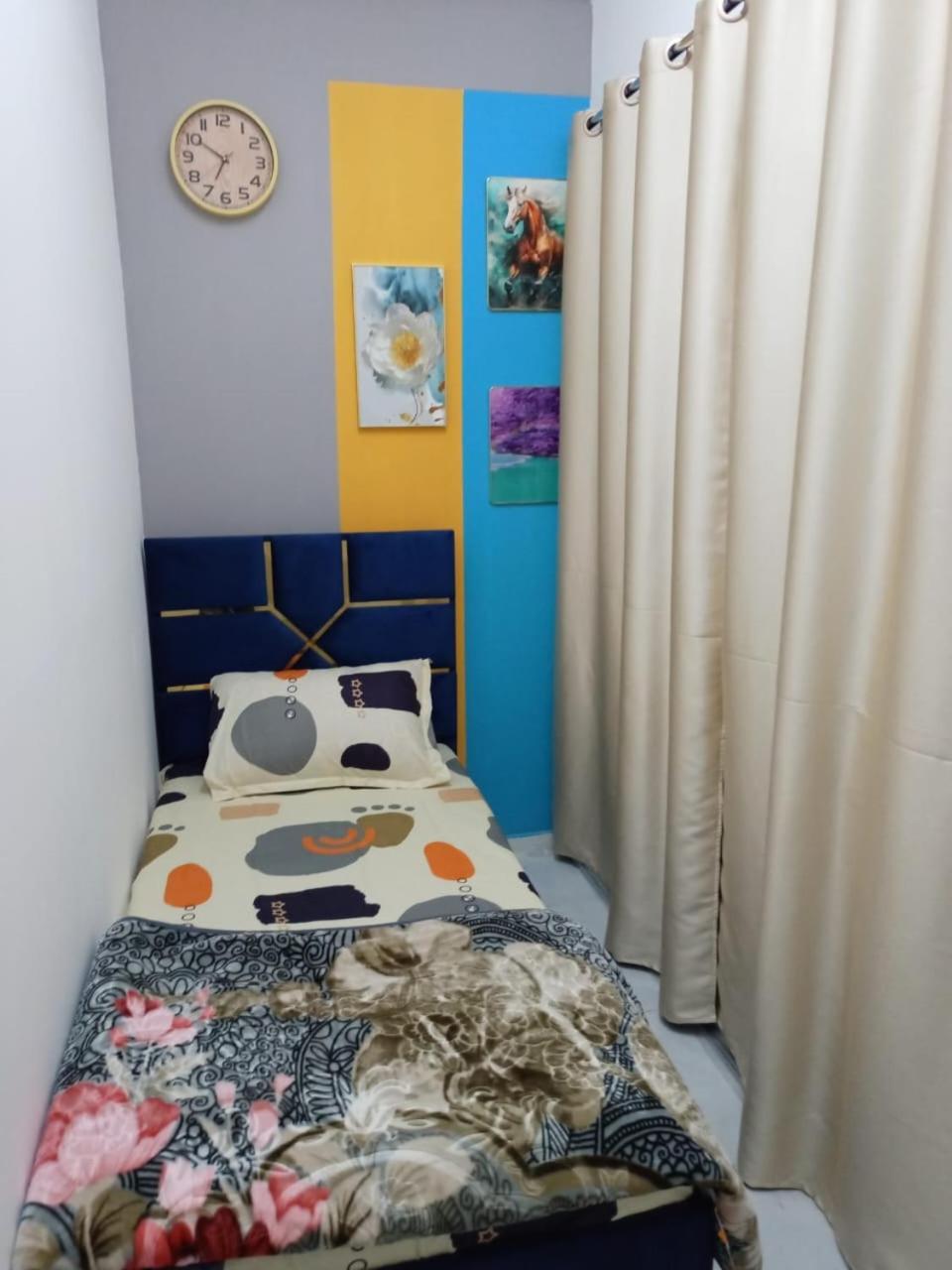 Elite Space Partition In Very Near Union And Banyas Metro - Creek - Gold Souq * Dubaï