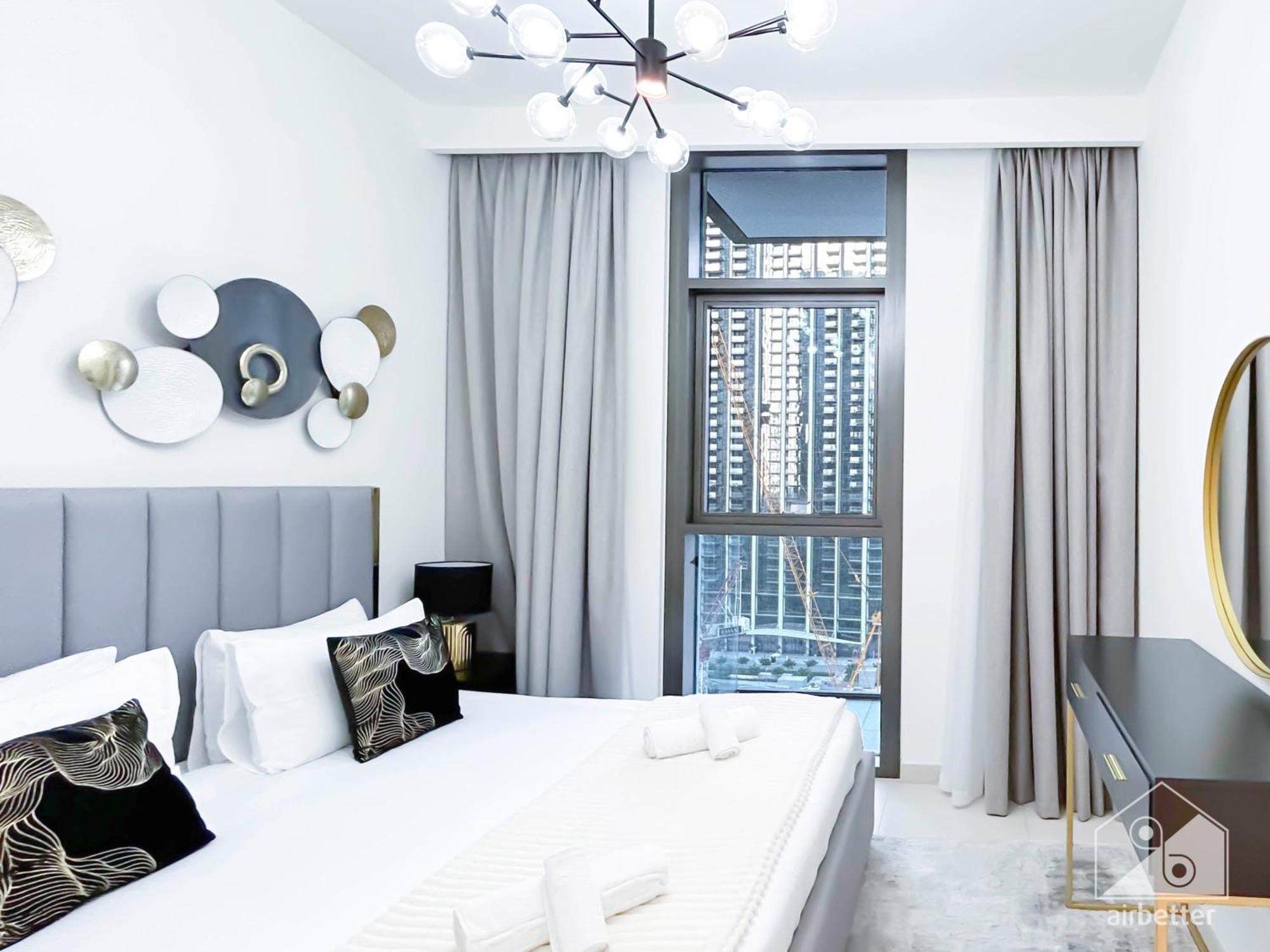 Stunning Burj Crown 2bedroom With Balcony & View *