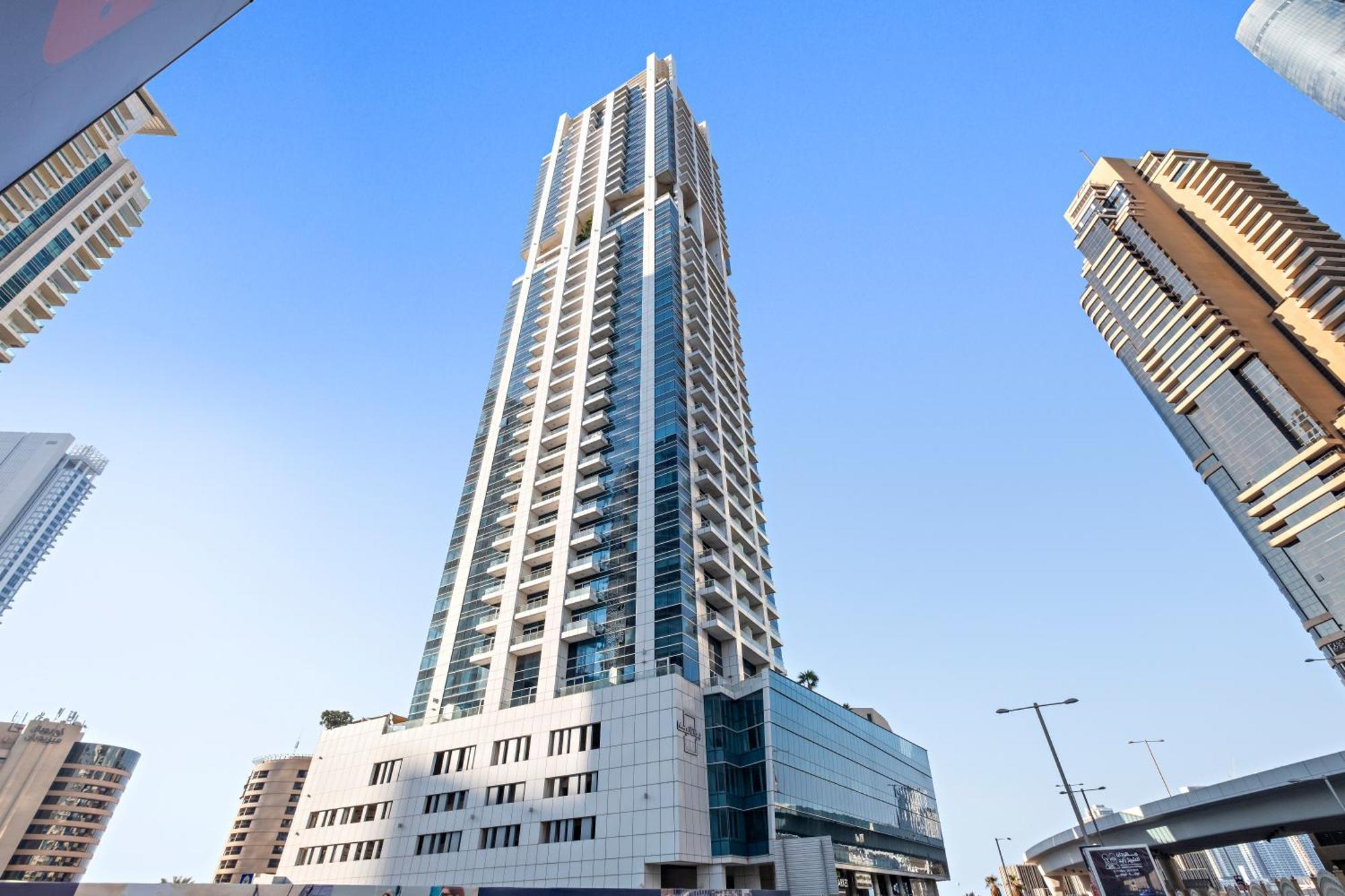 Spacious 1br Botanica Towers, Marina Dubai