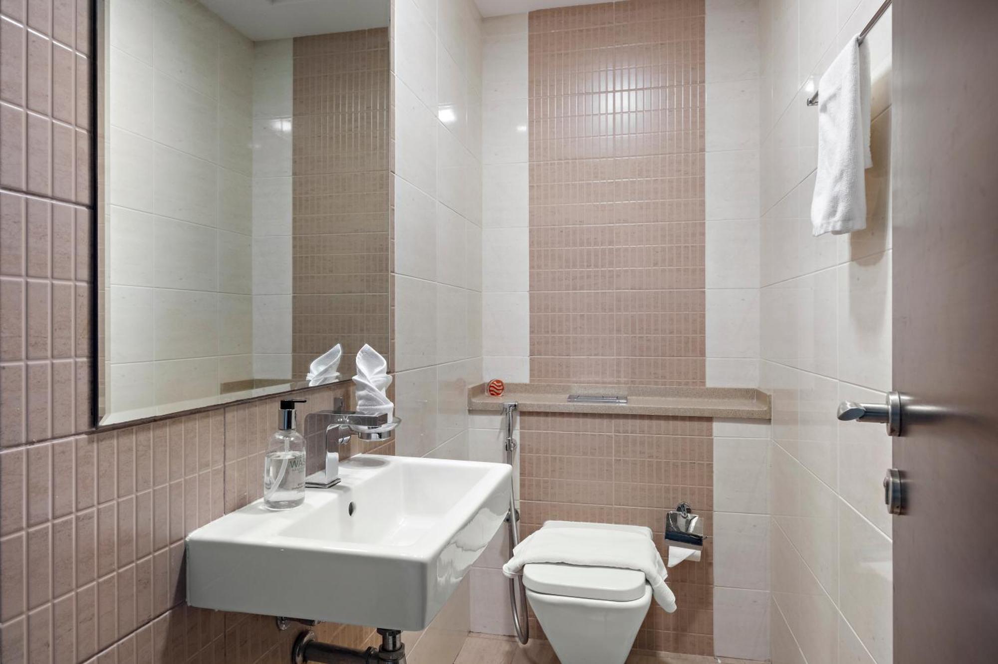 Spacious 1br Botanica Towers, Marina Dubai