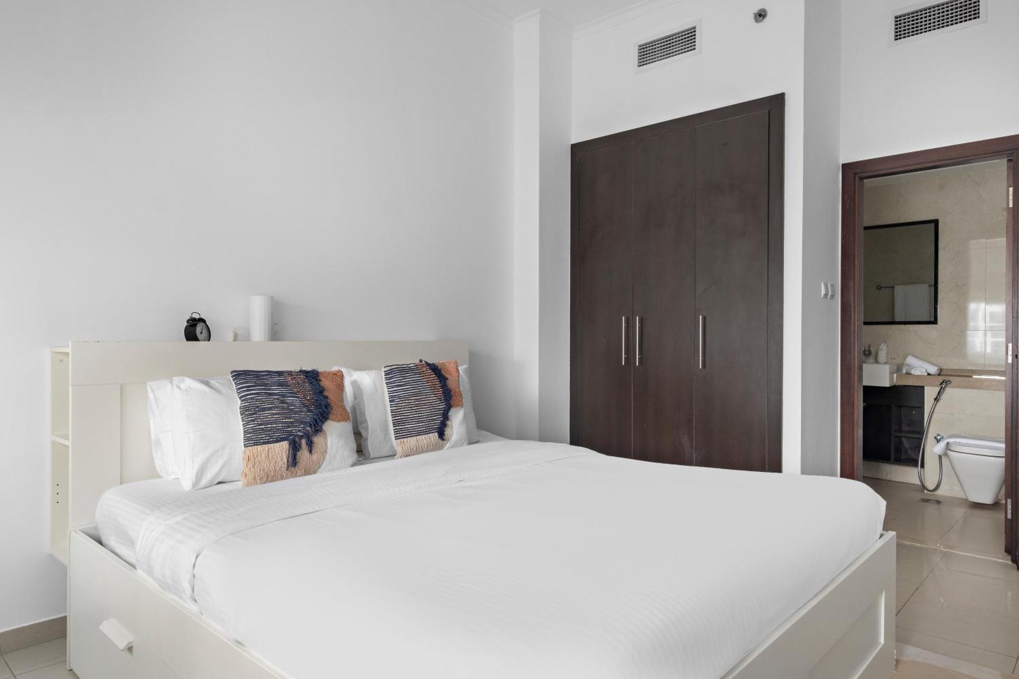 Spacious 1br Botanica Towers, Marina Apartamento Dubái