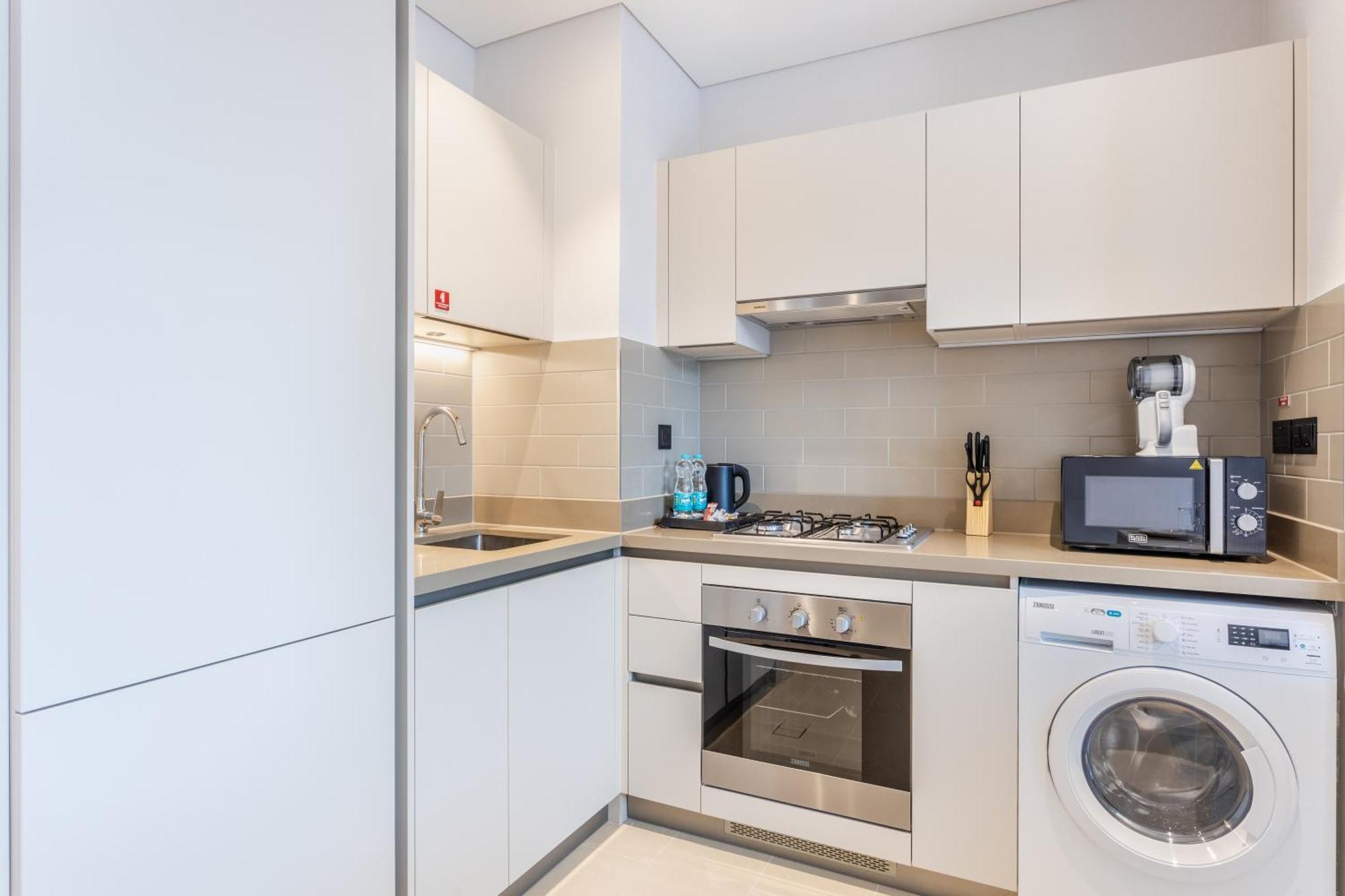 By Latinem Luxury 1br Cv A2805 Near Burj Khalifa Dubai