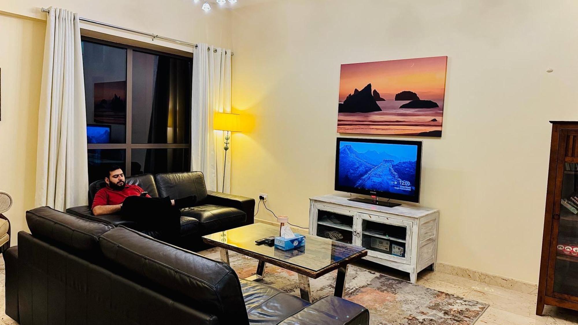 Marina Mall Facing Executive 2 Bedrooms Appartement