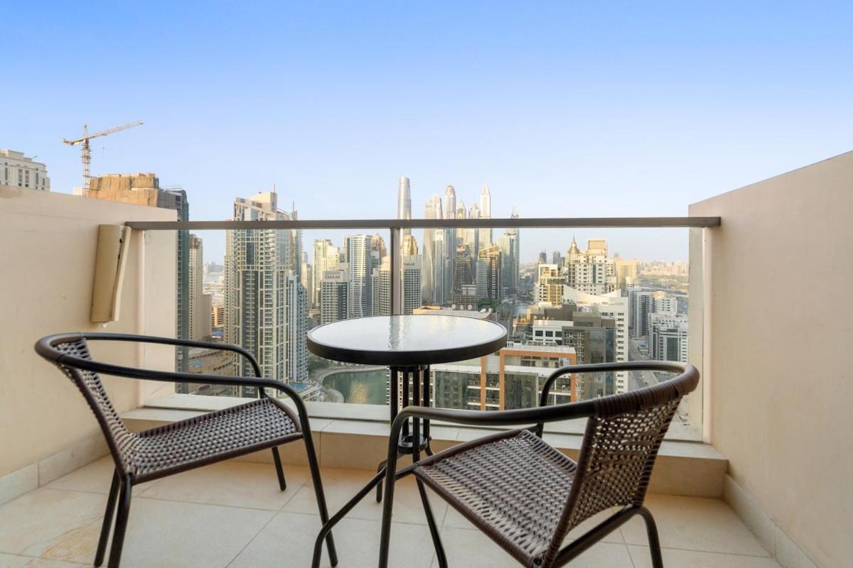 Appartement First Class 1br Stunning & Marina Views Dubaï