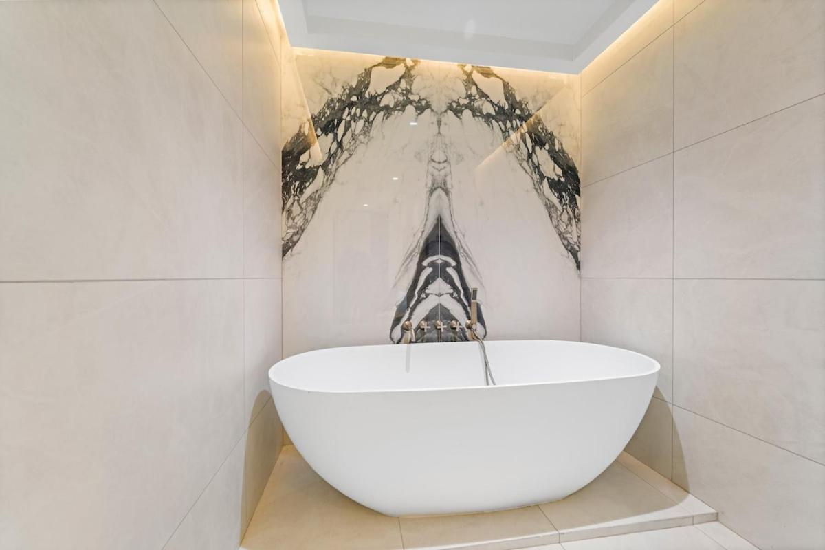 Appartement First Class 1br Stunning & Marina Views