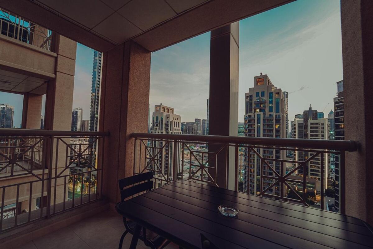 Appartement Elegant Downtown 5 Minute Walk To Burj Khalifa & Mall