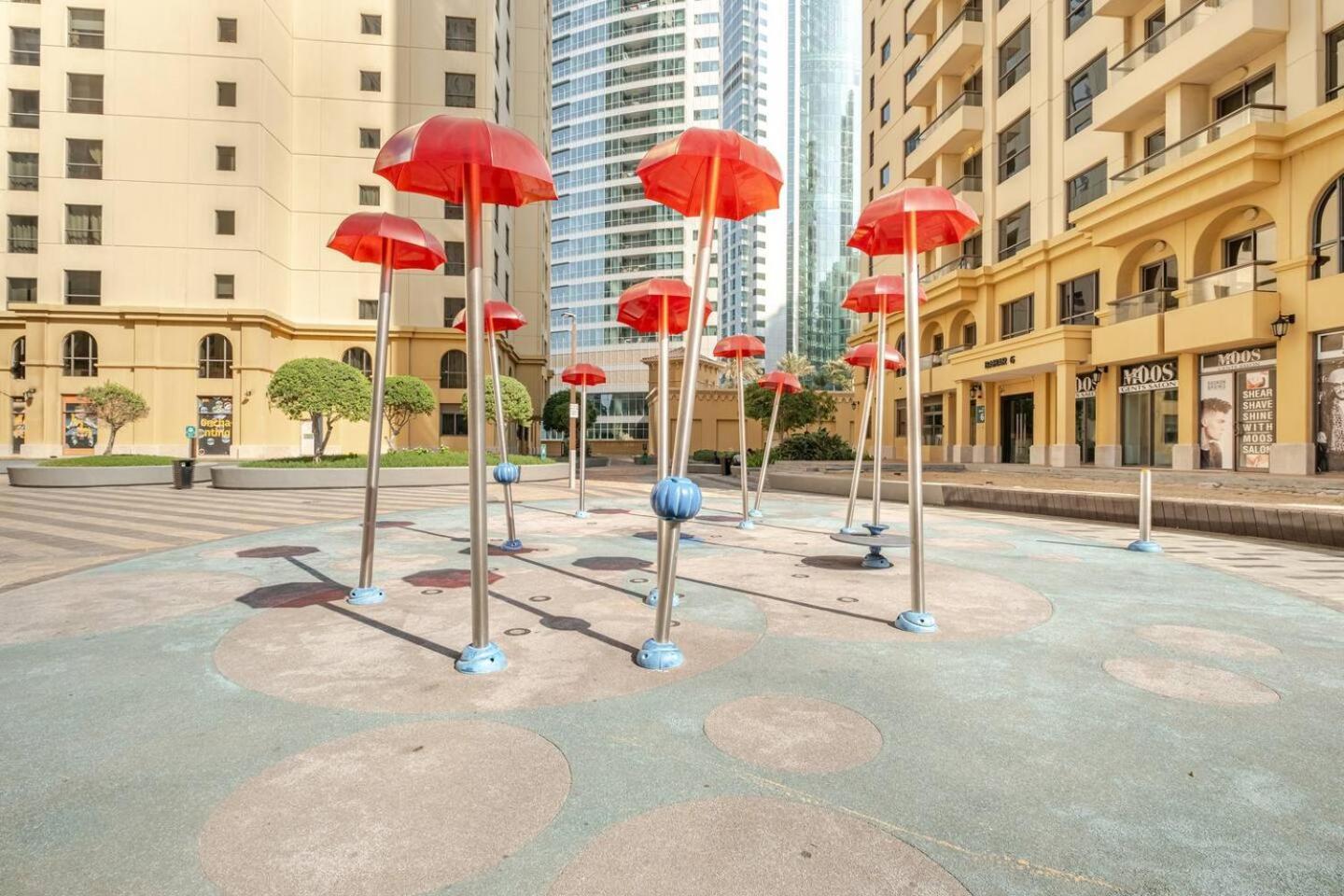 Apartemen Stylish Beachside 3 Beds In Jbr
