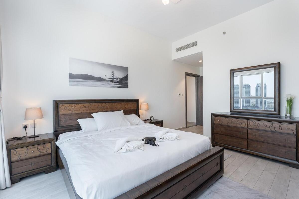 Apartamento Bright And Warm 2-bedroom In Al Barsha *