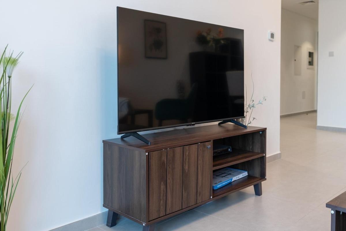 Bright And Warm 2-bedroom In Al Barsha Apartamento Dubái