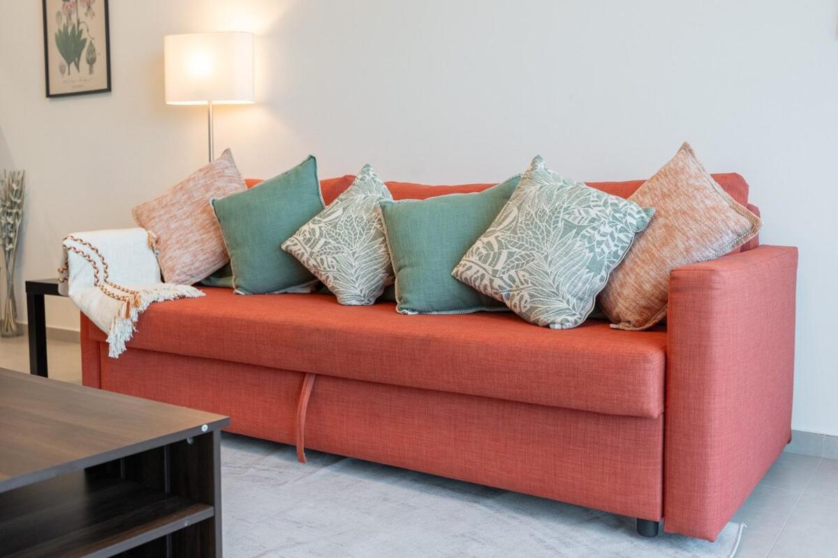 Bright And Warm 2-bedroom In Al Barsha Apartamento Dubái