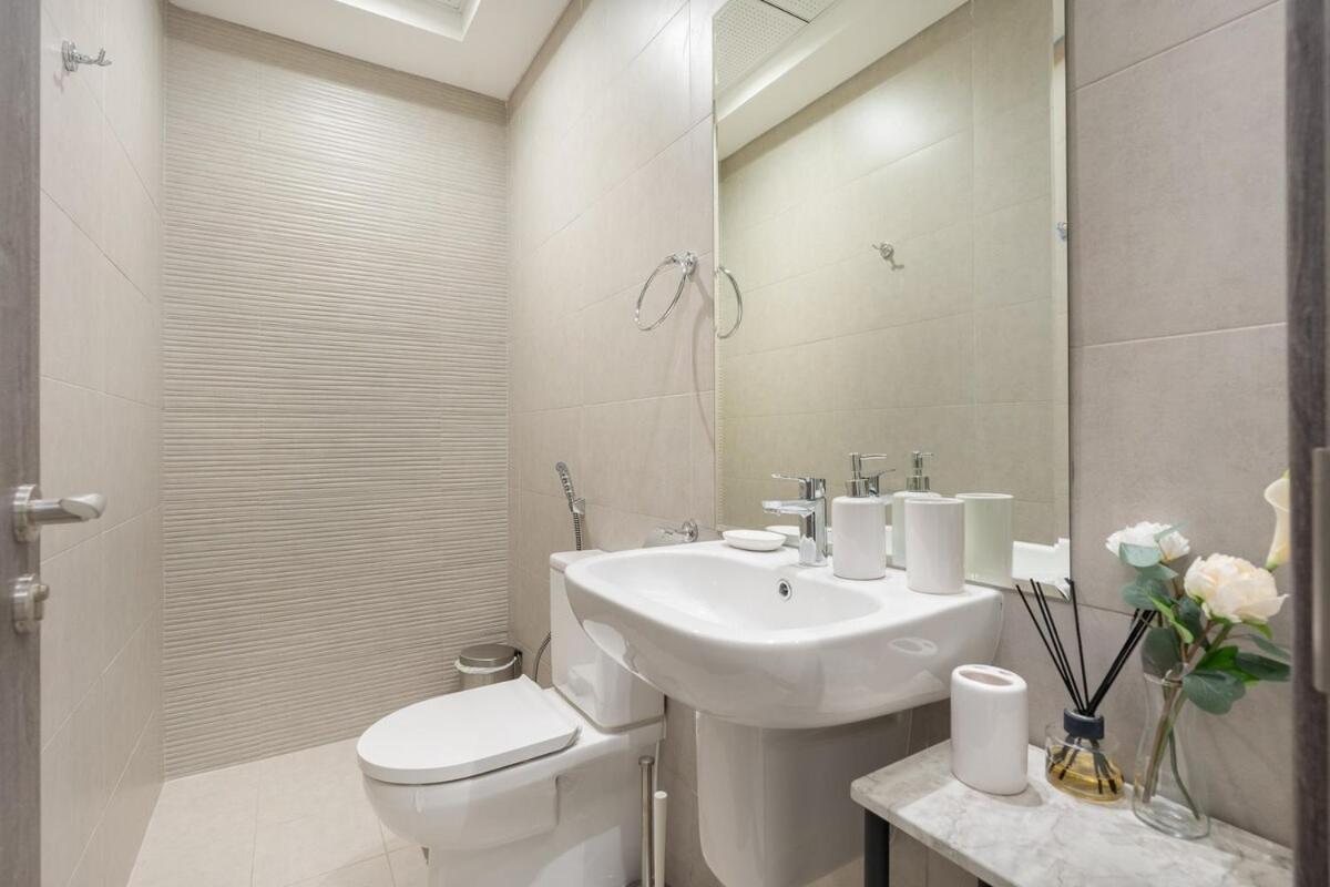 Apartamento Bright And Warm 2-bedroom In Al Barsha