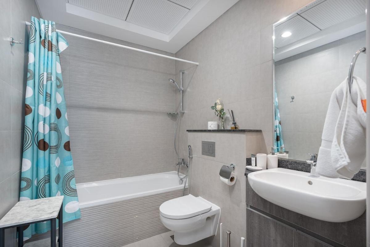 Apartamento Bright And Warm 2-bedroom In Al Barsha Dubái