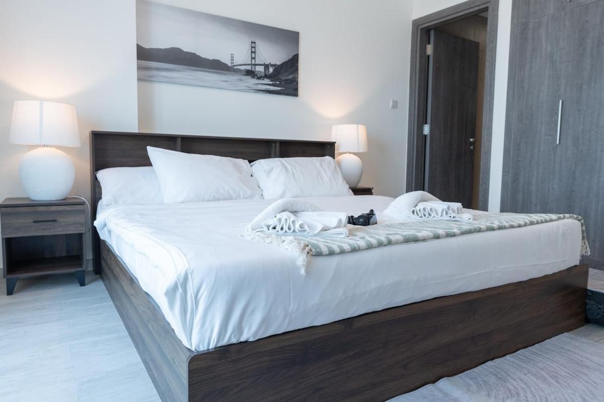Apartamento Bright And Warm 2-bedroom In Al Barsha *