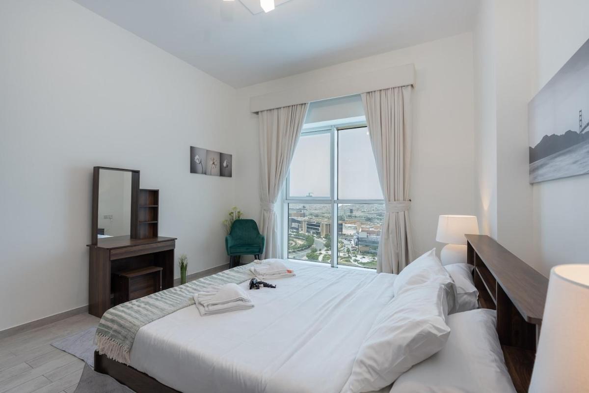 Apartamento Bright And Warm 2-bedroom In Al Barsha