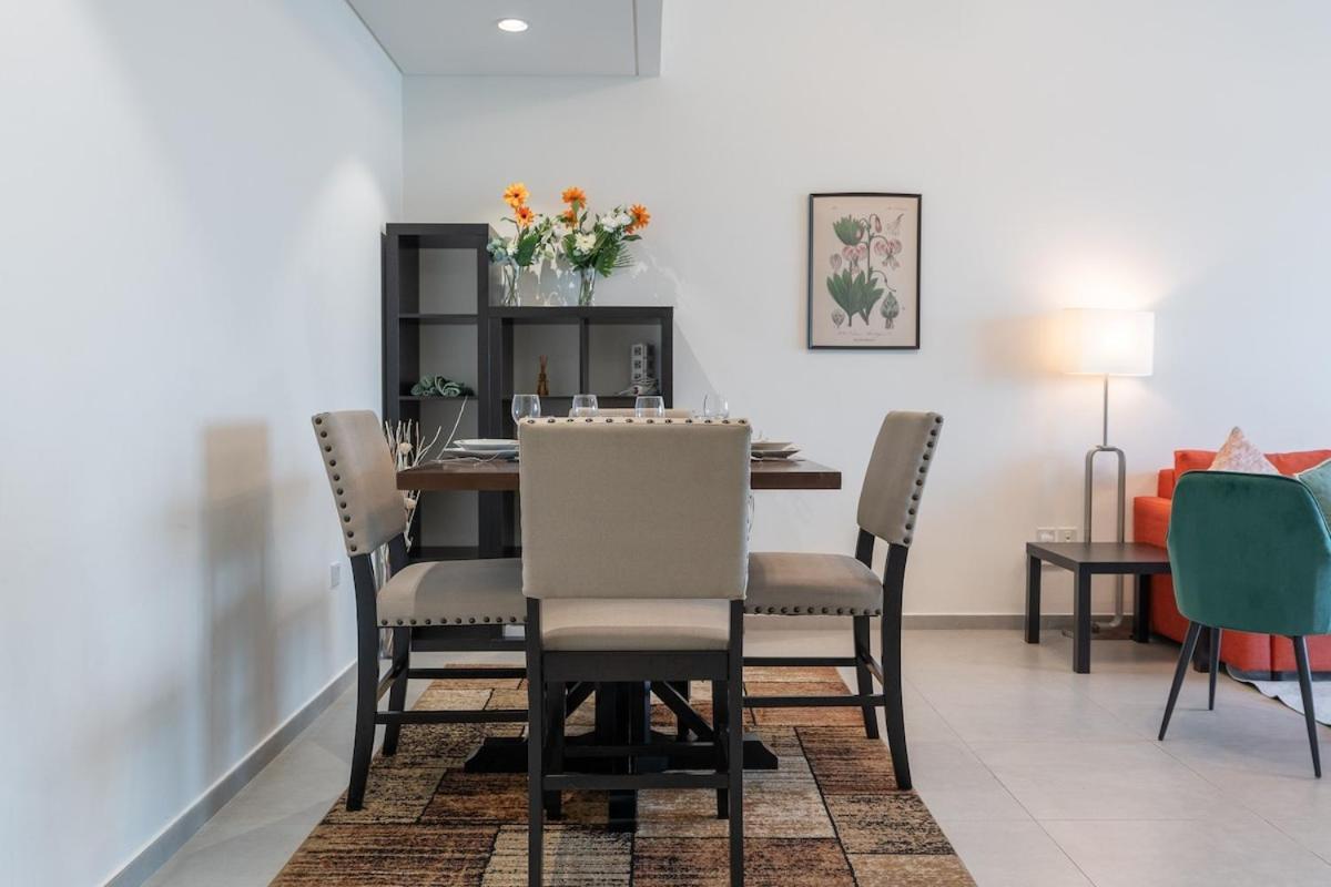 Bright And Warm 2-bedroom In Al Barsha Dubái