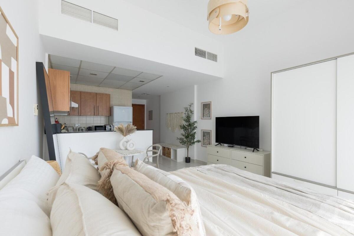 Cozy In Marina View Tower With Balcony Dubaï