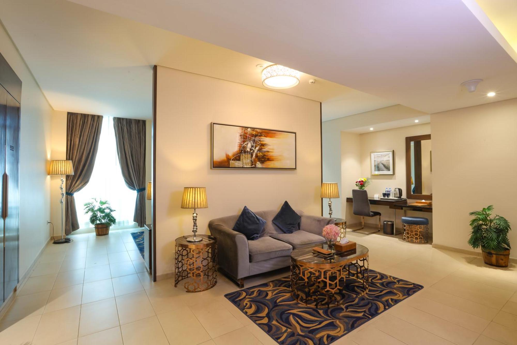 Omega Hotell 4*