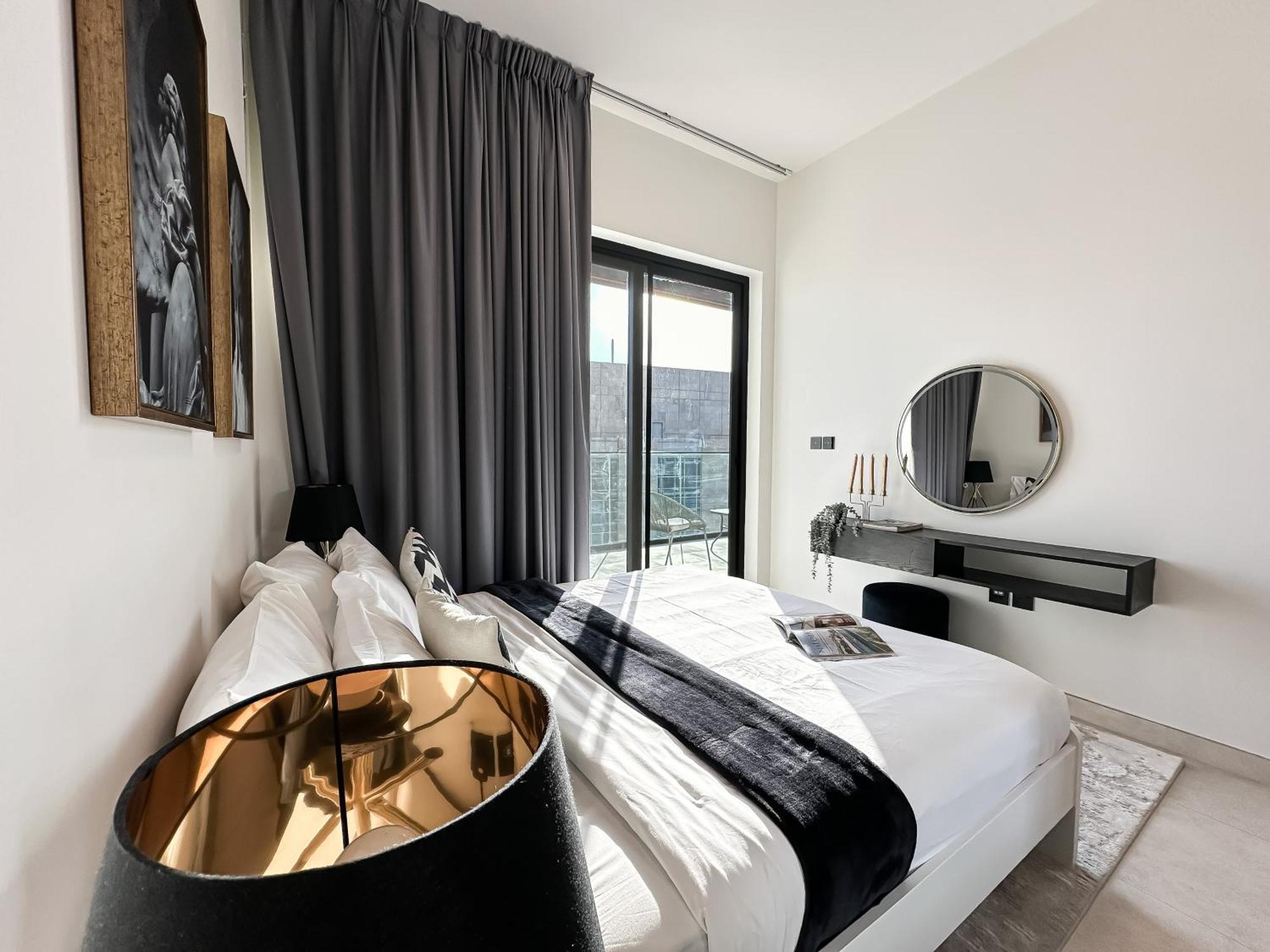 Trophy Sunny Honey Canal View & Infinty Pool *