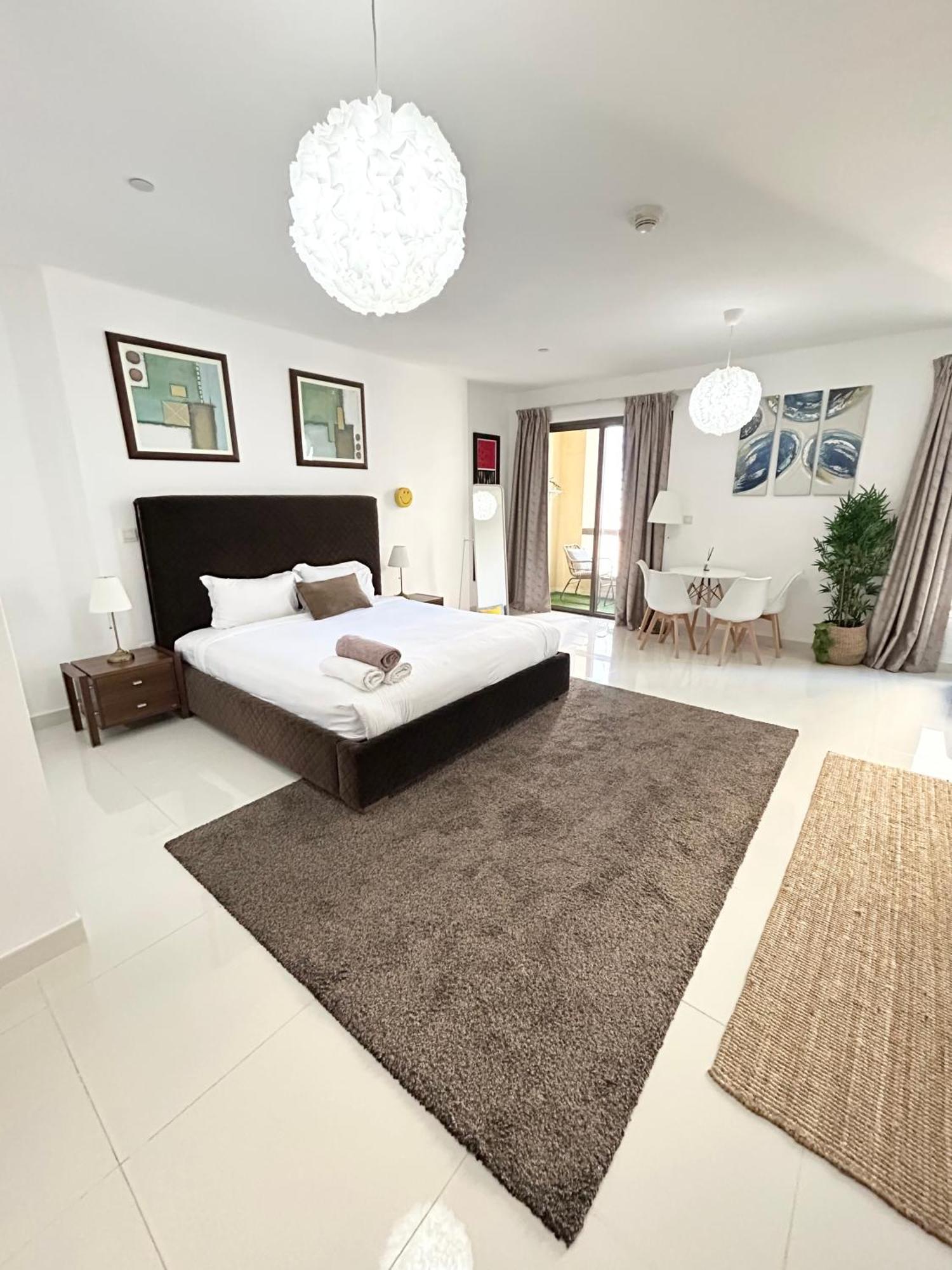 Seaside Spacious With Vibrant Vibes In Jbr By Sweet Homes Appartamento Dubai