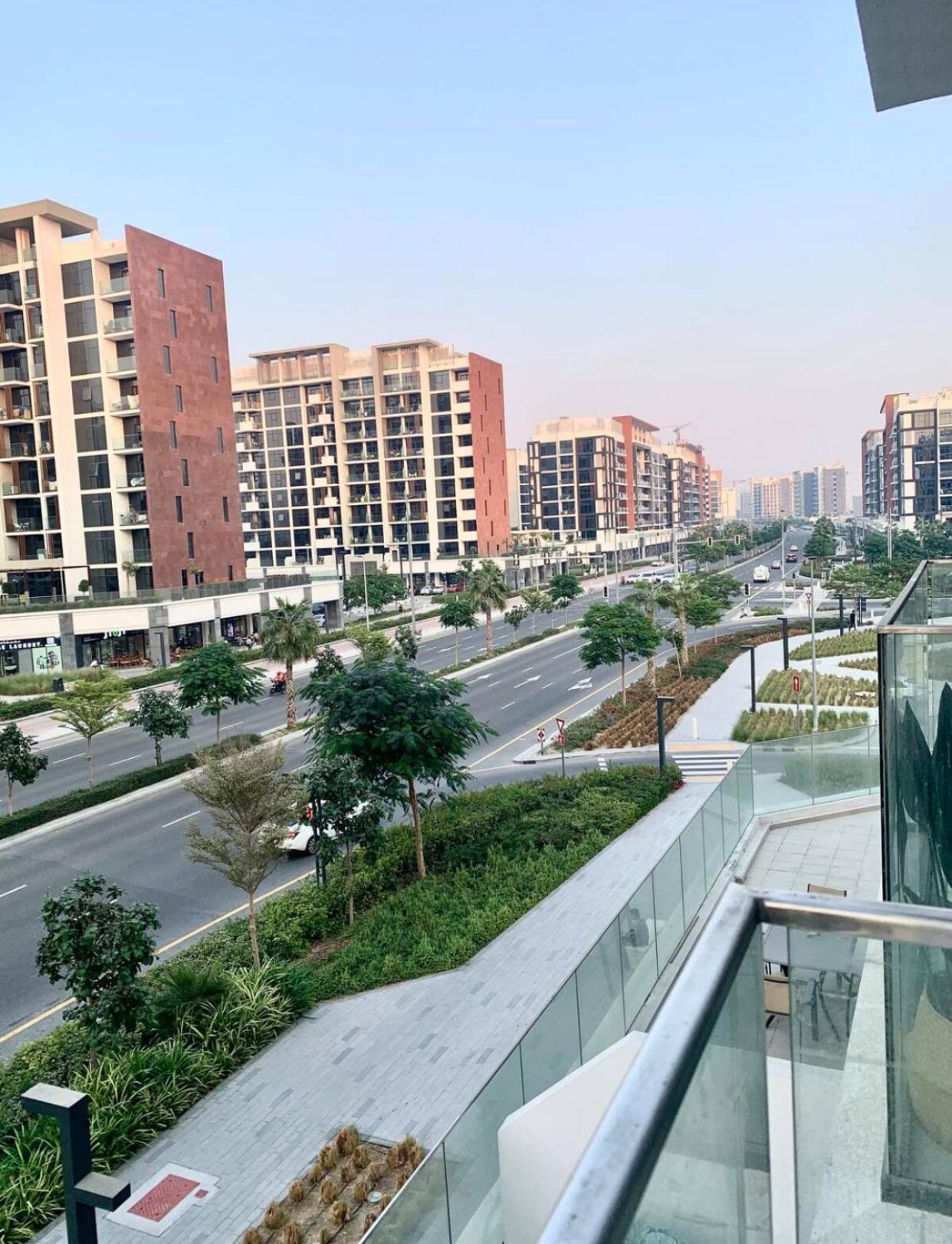 Galaxy In Azizi Riviera Luxury Dubaï