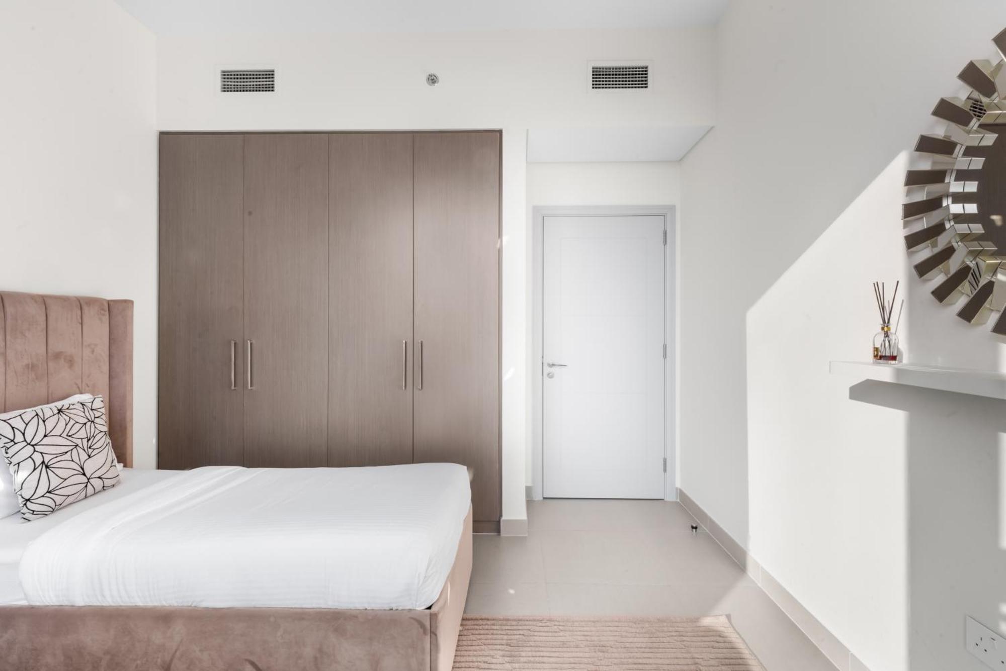 Luxury 4-bed Escape In Downtown That Sleeps 9 Dubái